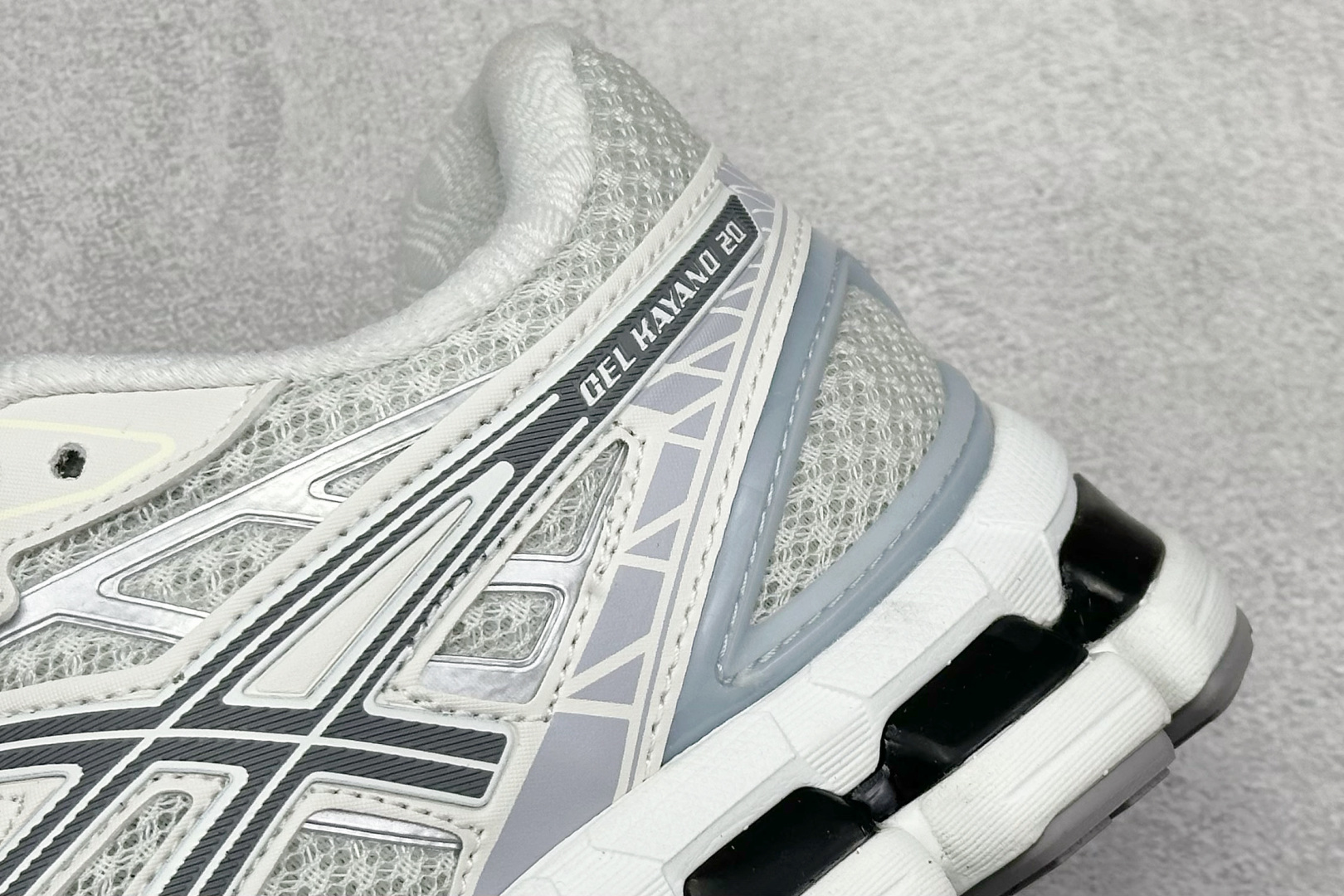 220 亚瑟士GEL-KINETIC FLUENT 休闲透气跑步鞋 1203A388-101