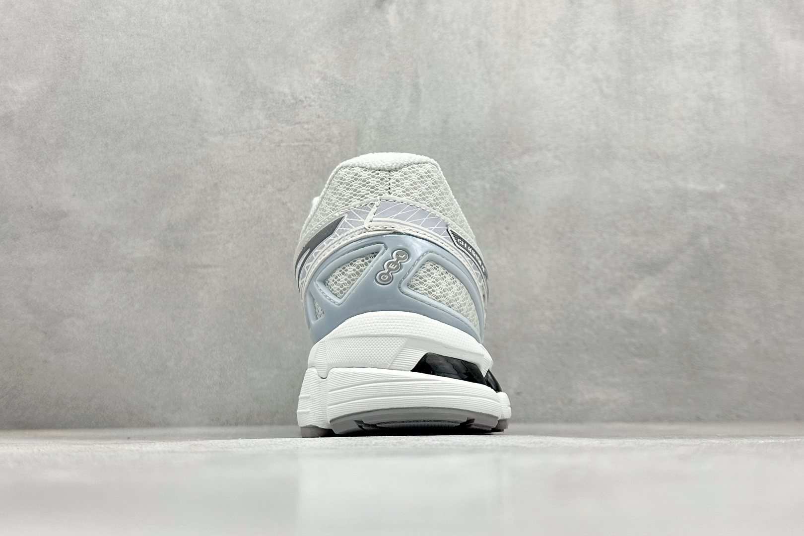 220 亚瑟士GEL-KINETIC FLUENT 休闲透气跑步鞋 1203A388-101