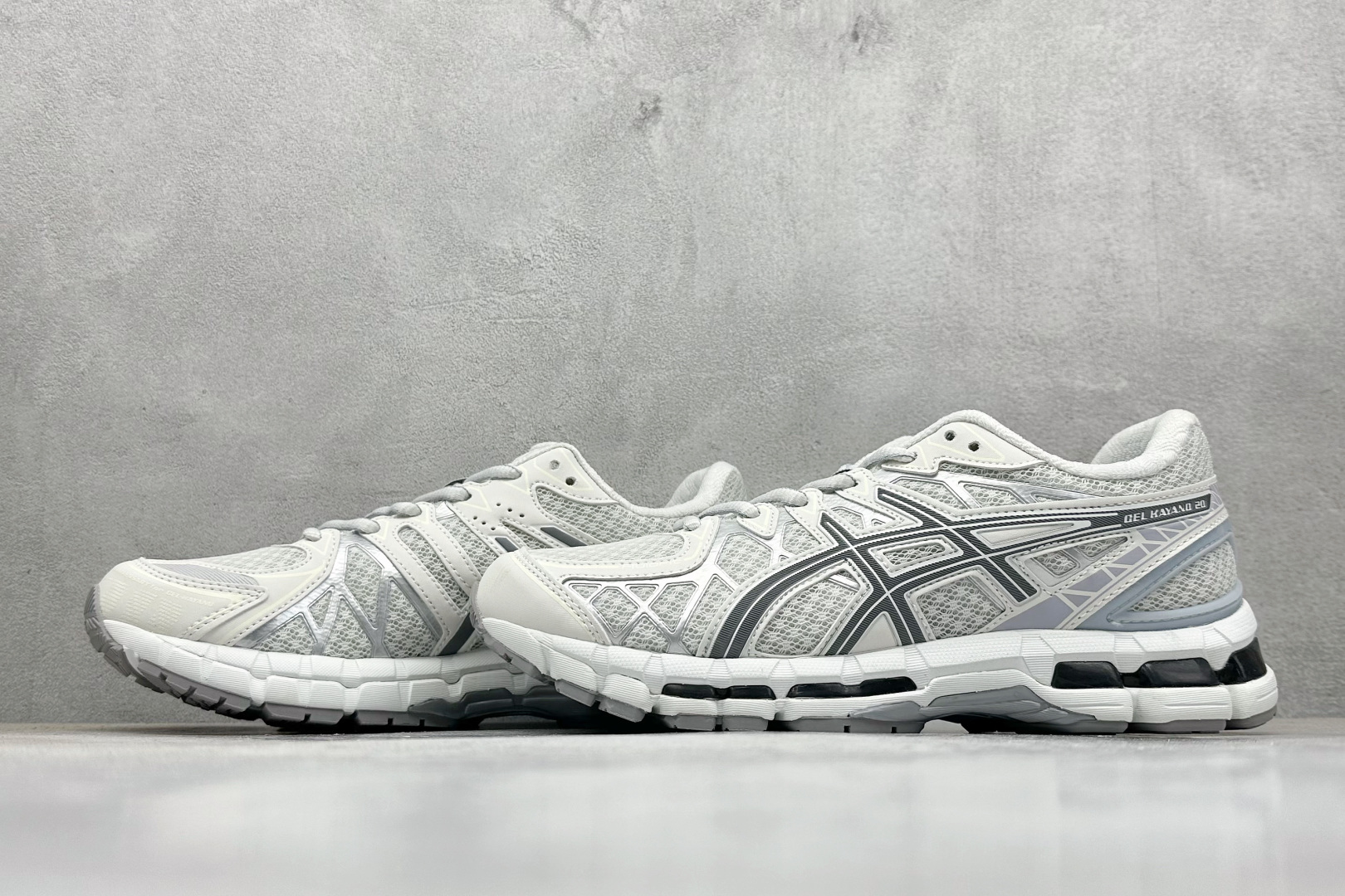 220 亚瑟士GEL-KINETIC FLUENT 休闲透气跑步鞋 1203A388-101