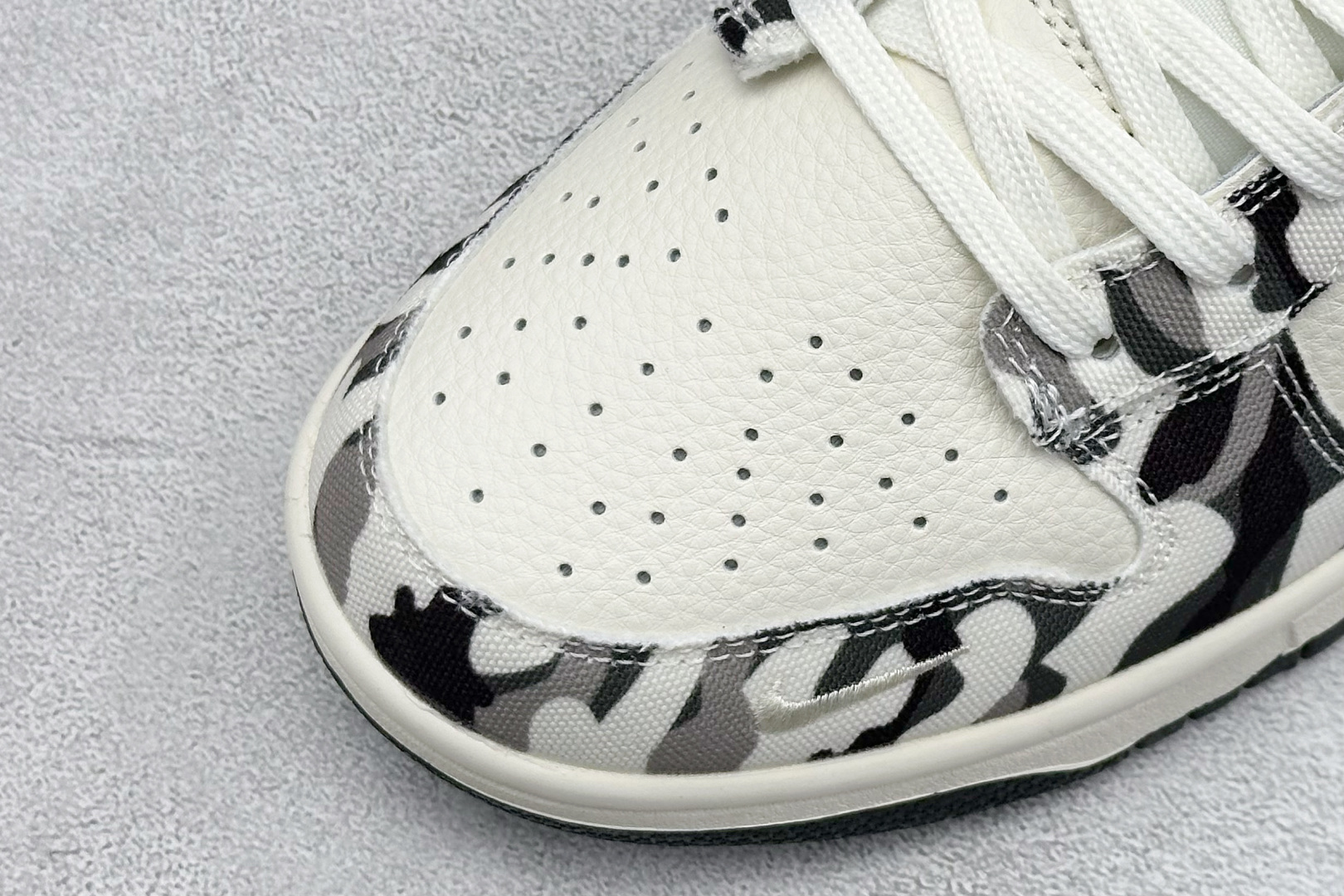 XC版Nike SB Dunk Low 灰迷彩 周年高端定制 低帮休闲板鞋 SR2025-002