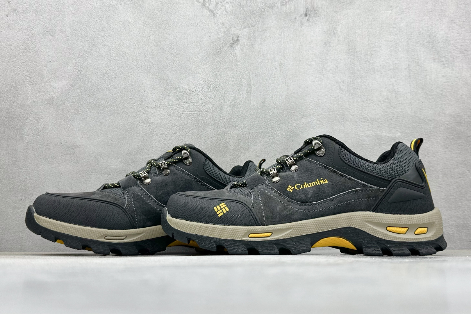 260 Columbia 哥伦比亚户外登山鞋休闲鞋户外越野徒步鞋