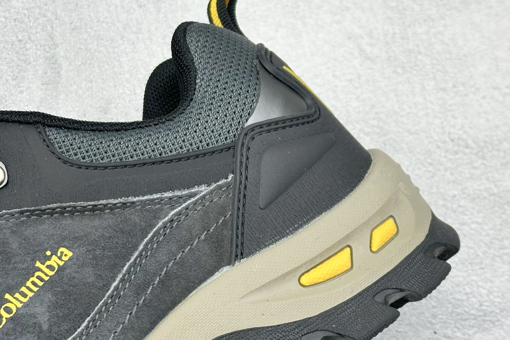 260 Columbia 哥伦比亚户外登山鞋休闲鞋户外越野徒步鞋