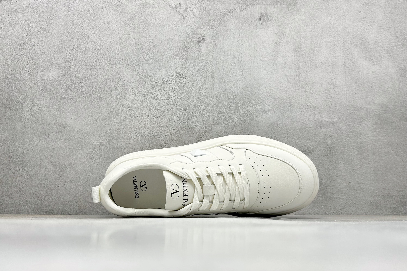 380 Valentino 华伦天奴 Rockstud untitled 厚底休闲铆钉小白鞋-Chinese UA Cheap High Quatity Brand Clothes Bags handbags Sneakers wholesale wholesaler seller from China Factory suppliers Fashion Clothing Shoes best Quality Beautiful Price 380 Valentino 华伦天奴 Rockstud untitled 厚底休闲铆钉小白鞋