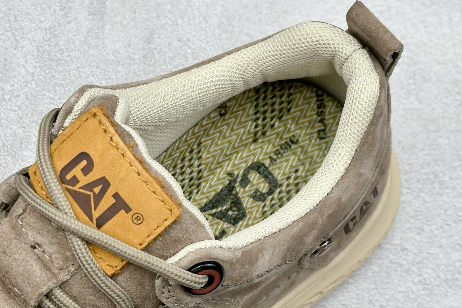 25年秋冬款CAT硬汉推土机品牌·卡特Tramp Hike Low款户外休闲系带男鞋者百搭休闲旅游休闲鞋