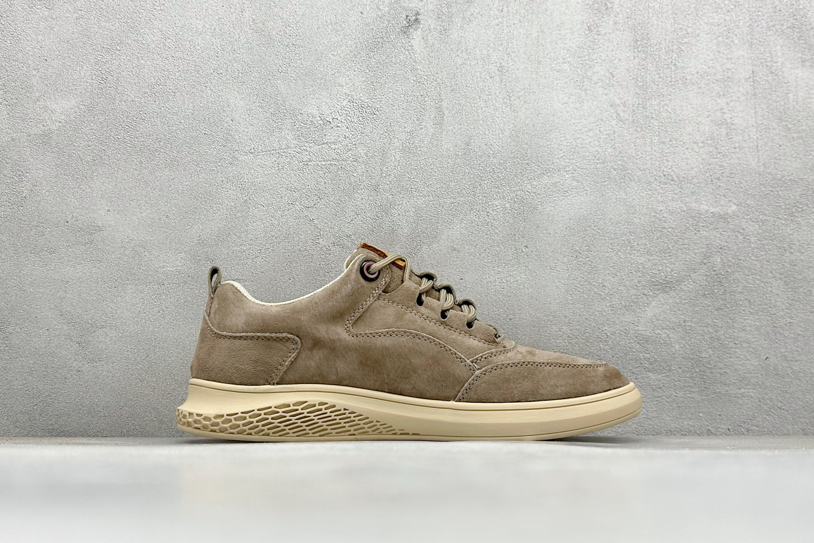 25年秋冬款CAT硬汉推土机品牌·卡特Tramp Hike Low款户外休闲系带男鞋者百搭休闲旅游休闲鞋