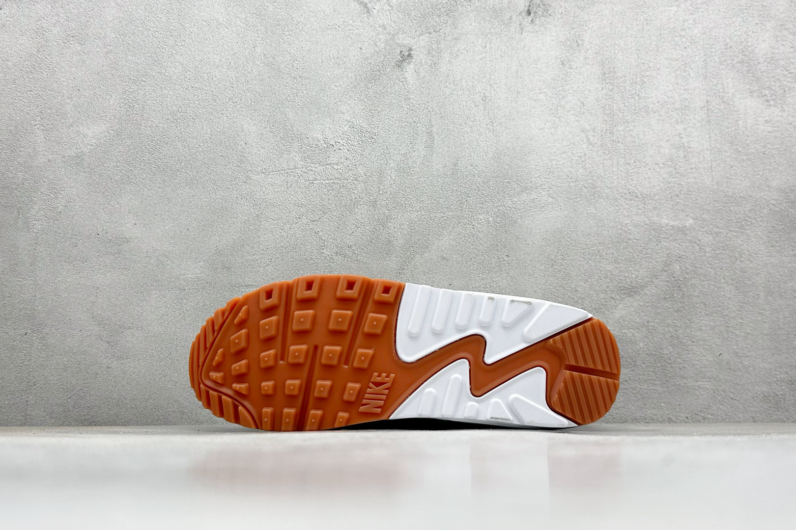 NK Air 90 气垫复古减震跑步鞋 经典重温 IF5605-001