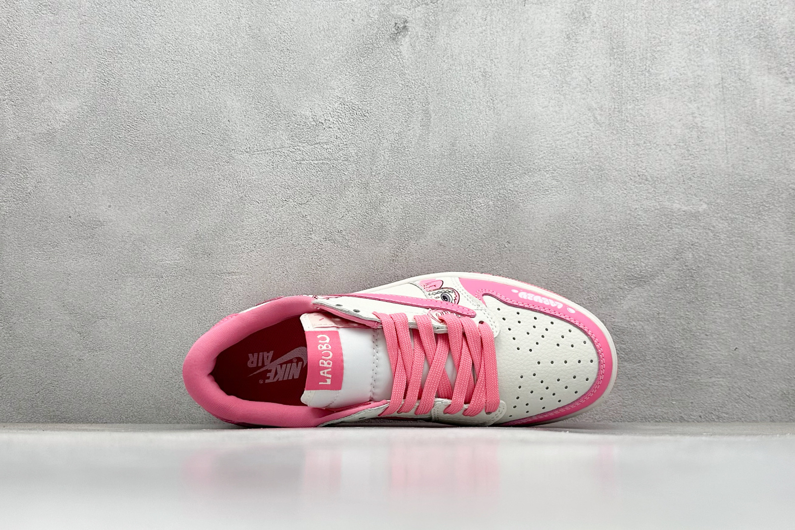 Travis Scott x Fragment Design x Jordan Air Jordan 1 Low SP “白粉拉布布” JW1188-162