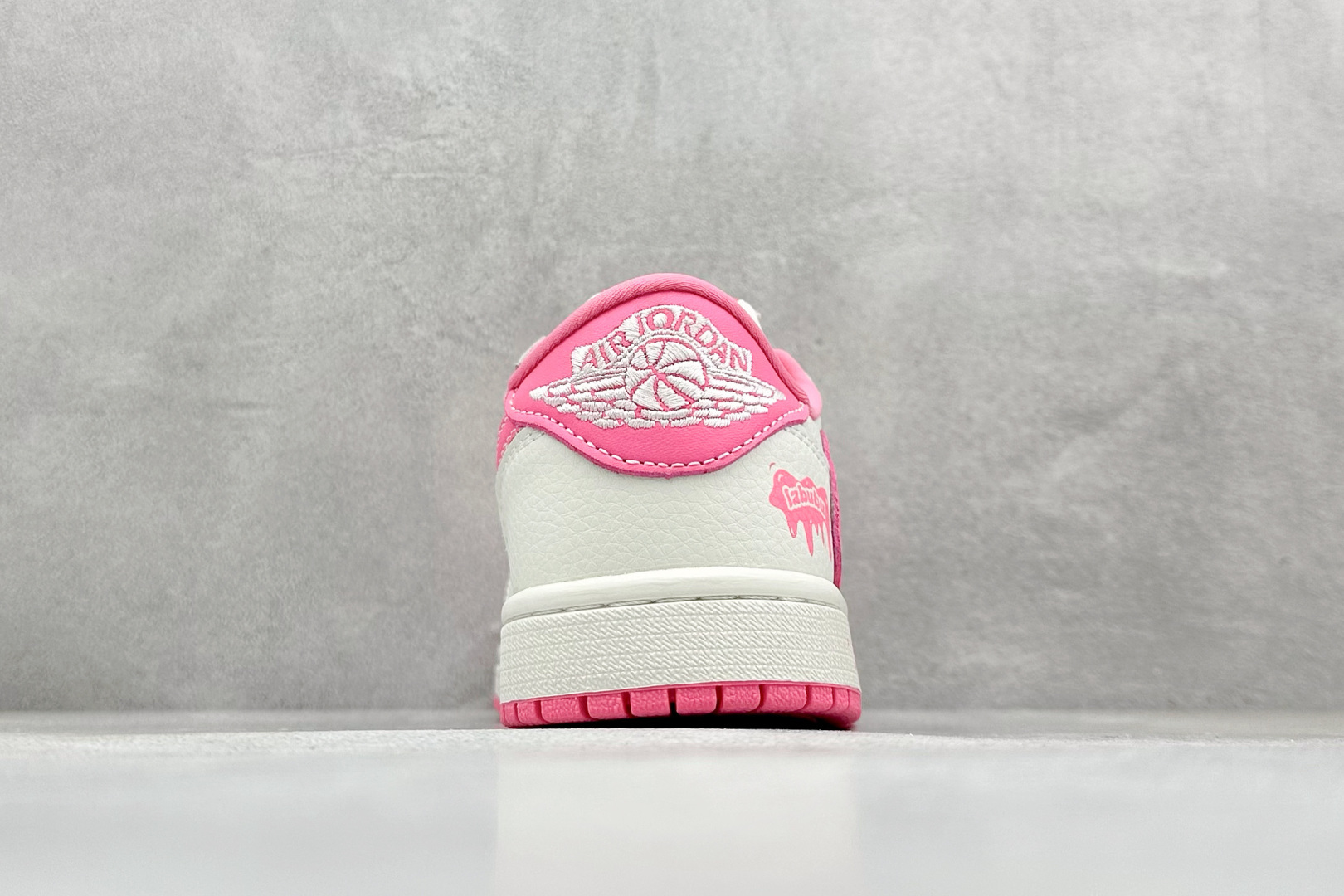 Travis Scott x Fragment Design x Jordan Air Jordan 1 Low SP “白粉拉布布” JW1188-162