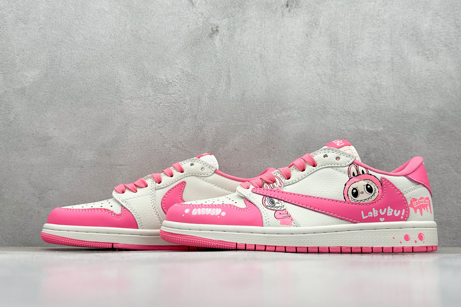 Travis Scott x Fragment Design x Jordan Air Jordan 1 Low SP “白粉拉布布” JW1188-162