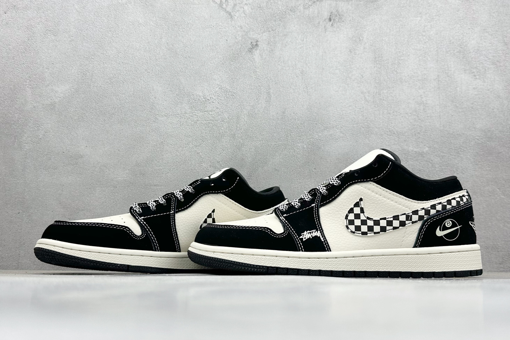 Nike Jordan Air Jordan 1 “斯图西联名——台球米黑方格” 高端定制 乔丹低帮休闲板鞋 LJ2025-001