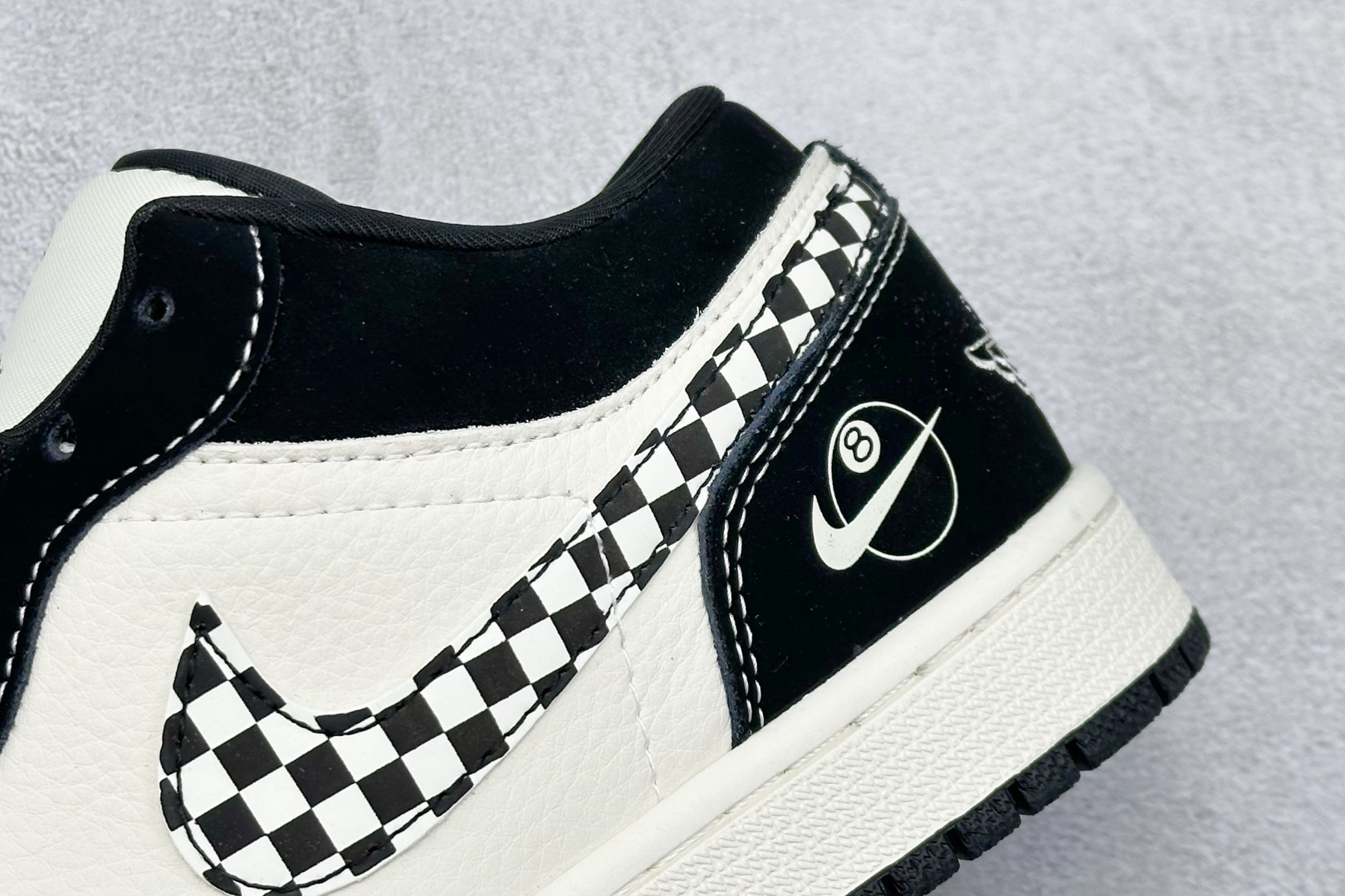 Nike Jordan Air Jordan 1 “斯图西联名——台球米黑方格” 高端定制 乔丹低帮休闲板鞋 LJ2025-001