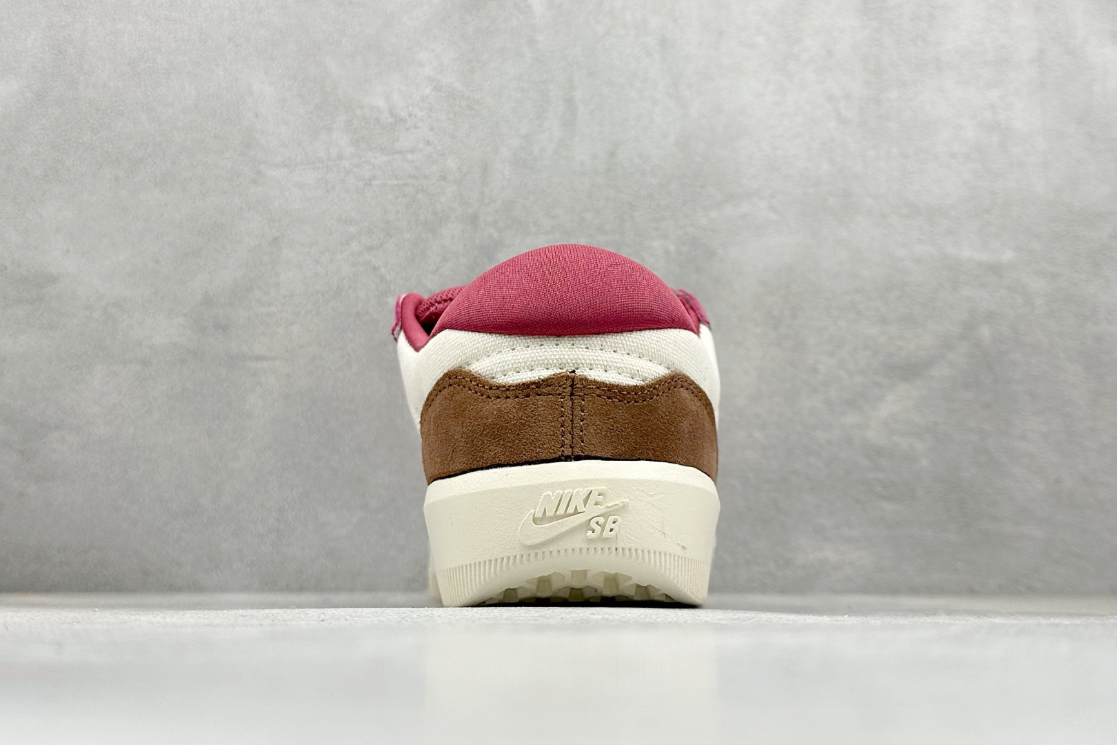 NK SB Force 58 复古胶底低帮街头运动滑板鞋 DV5477-104