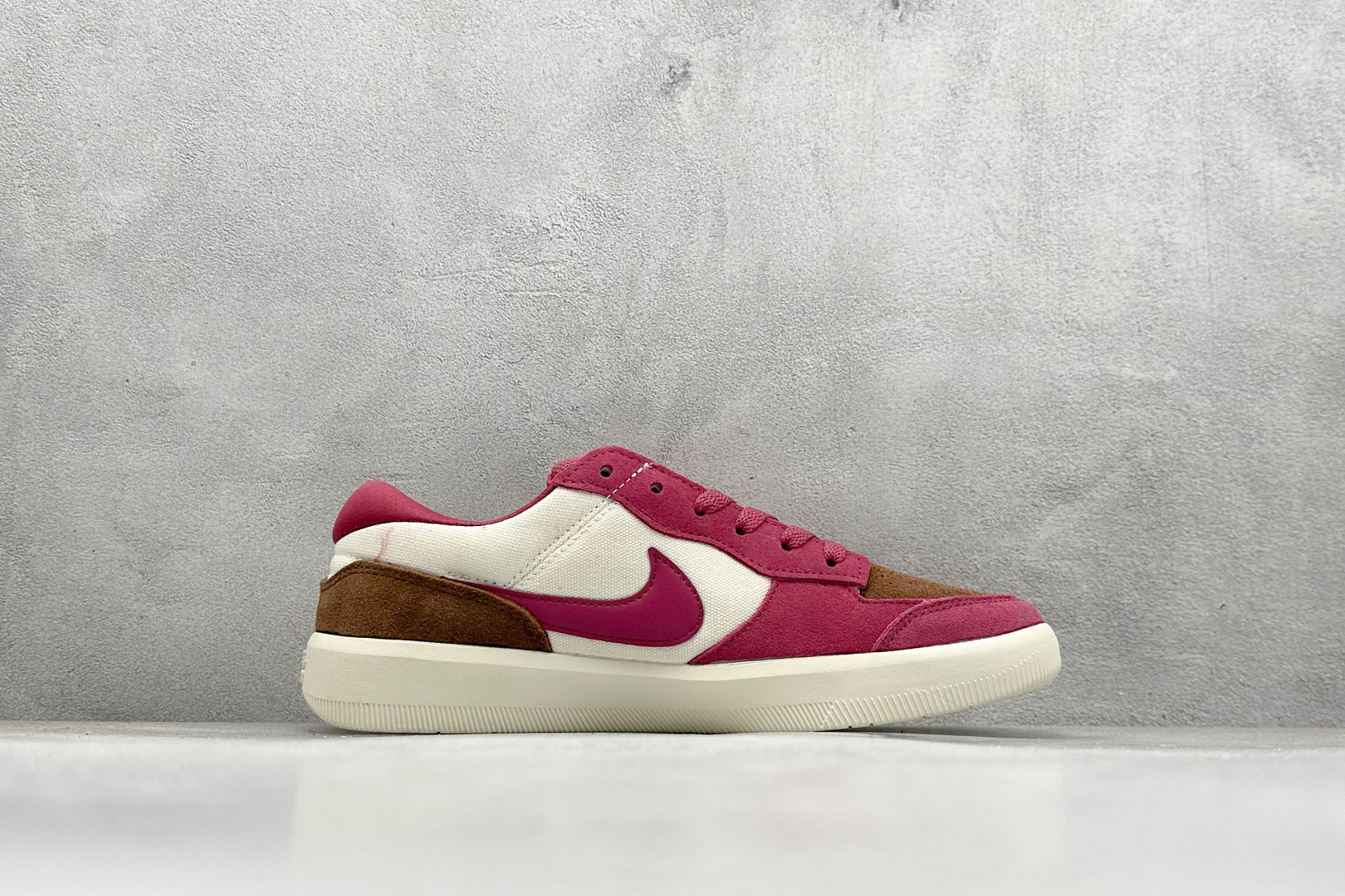 NK SB Force 58 复古胶底低帮街头运动滑板鞋 DV5477-104