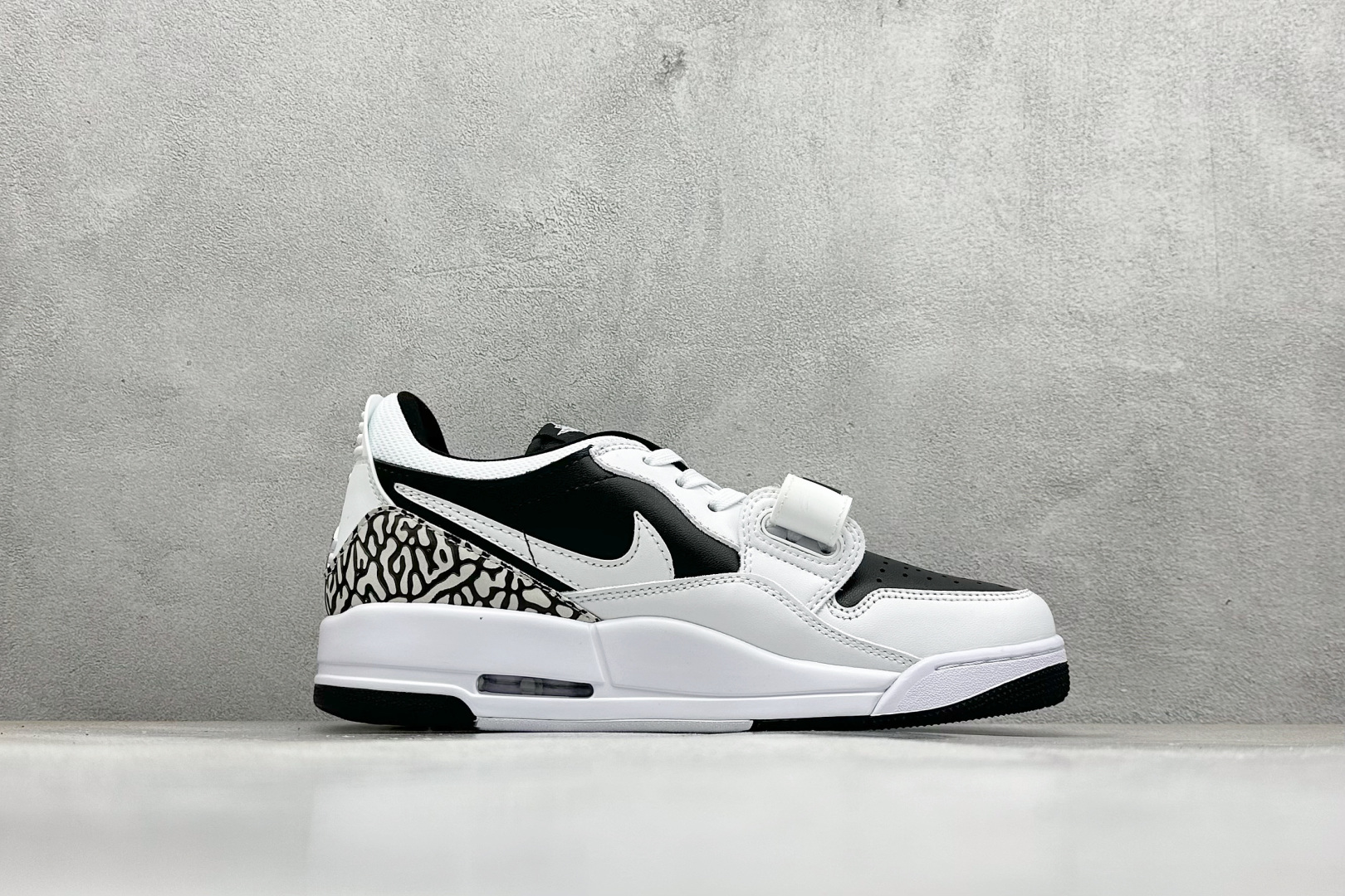 Nike Air Jordan Legacy 312 Low 乔丹最强三合一混合版 白黑熊猫 CD7069-111-莆田鞋,莆田鞋货源,高仿鞋,高仿鞋货源,安福档口,莆田高仿鞋,莆田鞋批发,高仿鞋批发,莆田高仿运动鞋,高仿运动鞋,莆田运动鞋 Nike Air Jordan Legacy 312 Low 乔丹最强三合一混合版 白黑熊猫 CD7069-111