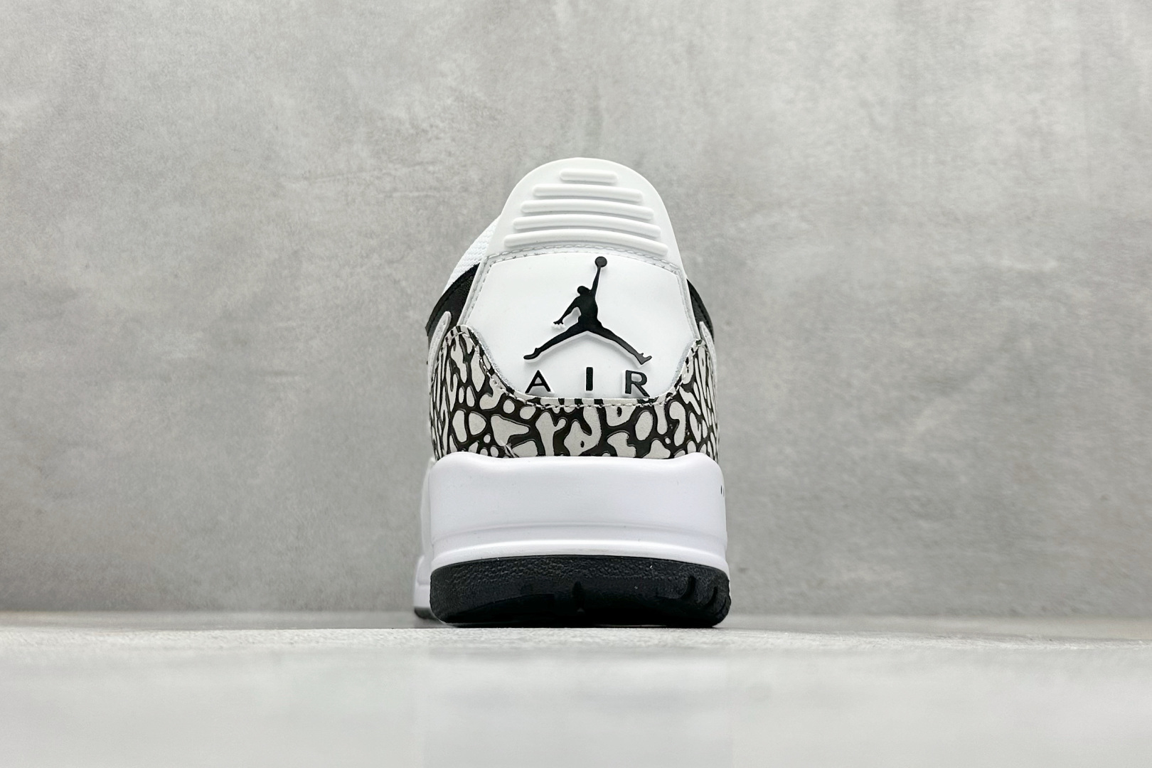 Nike Air Jordan Legacy 312 Low 乔丹最强三合一混合版 白黑熊猫 CD7069-111-莆田鞋,莆田鞋货源,高仿鞋,高仿鞋货源,安福档口,莆田高仿鞋,莆田鞋批发,高仿鞋批发,莆田高仿运动鞋,高仿运动鞋,莆田运动鞋 Nike Air Jordan Legacy 312 Low 乔丹最强三合一混合版 白黑熊猫 CD7069-111