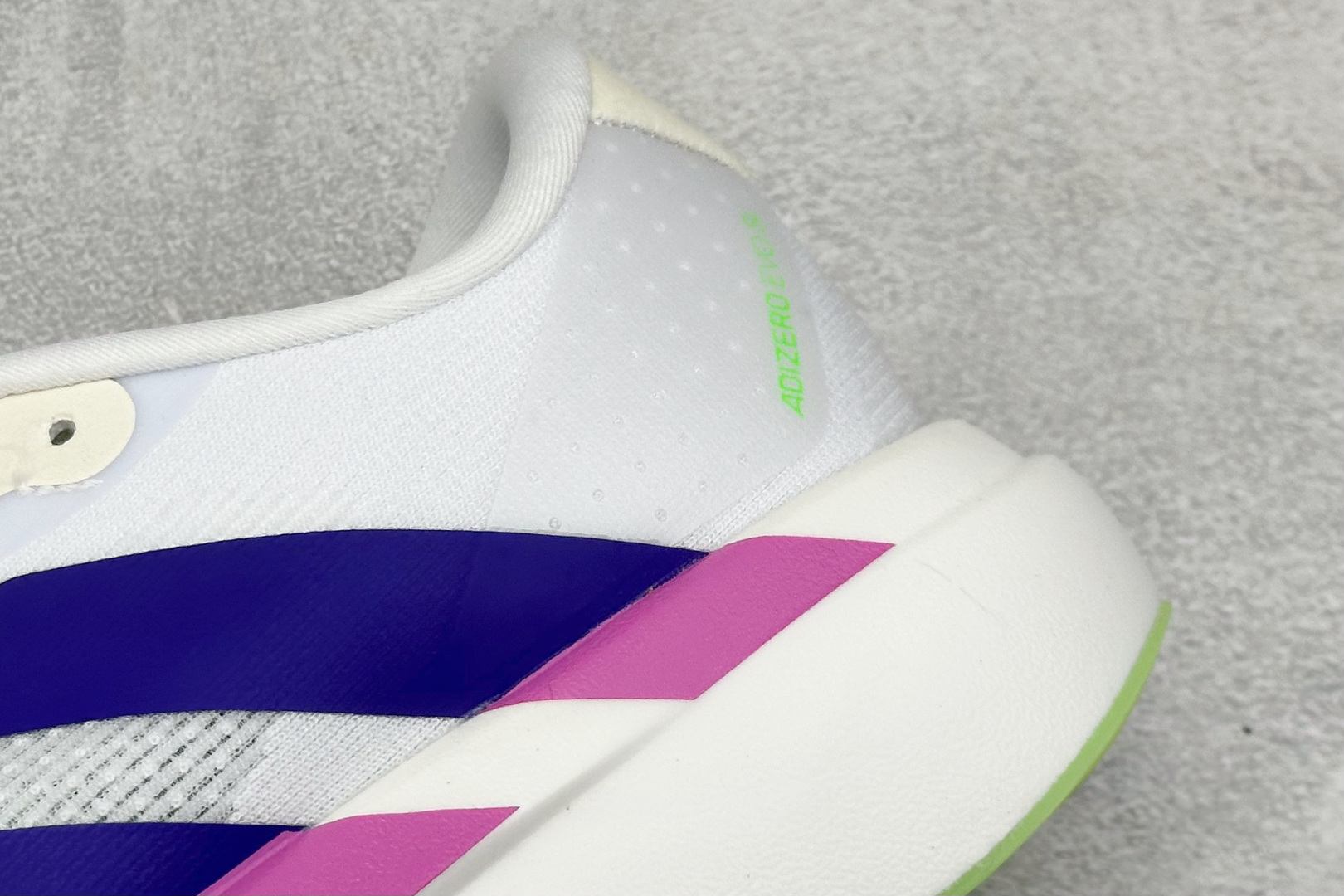 180 RS版 Adidas Adizero Evo SL 阿迪超轻透气缓震跑鞋 JS4456