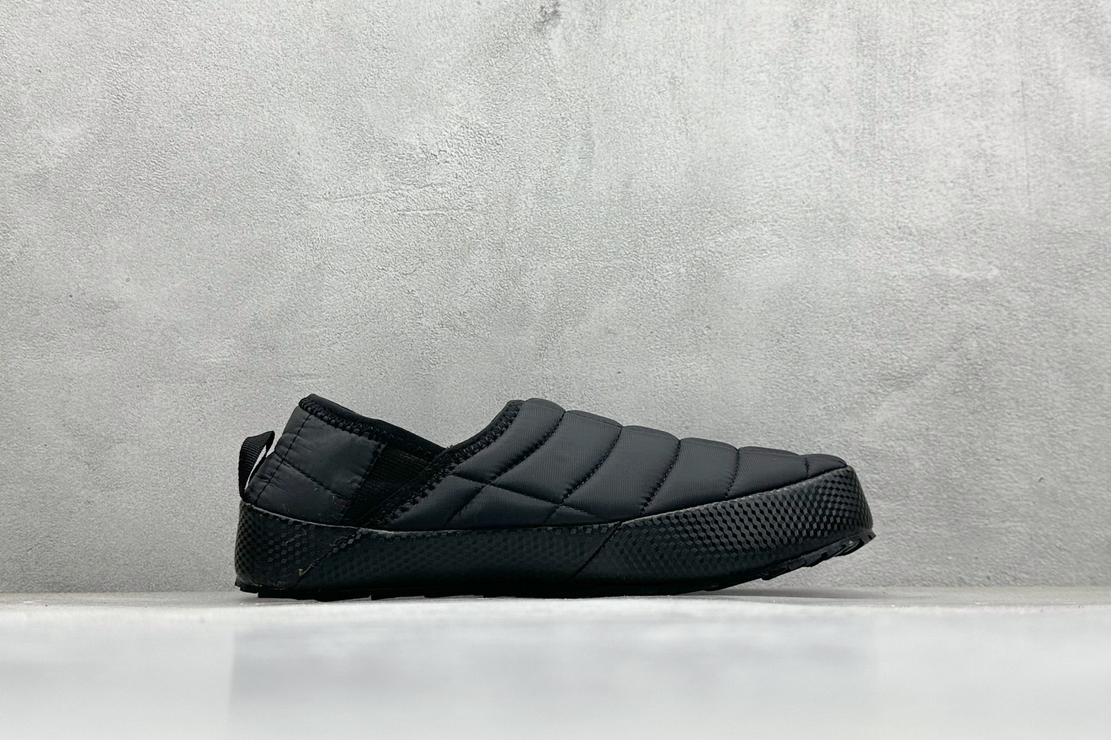 150 The North Face Thermoball Traction 北面冬季加绒透气轻盈一脚蹬休闲套鞋 NFOA3UZN-KY4