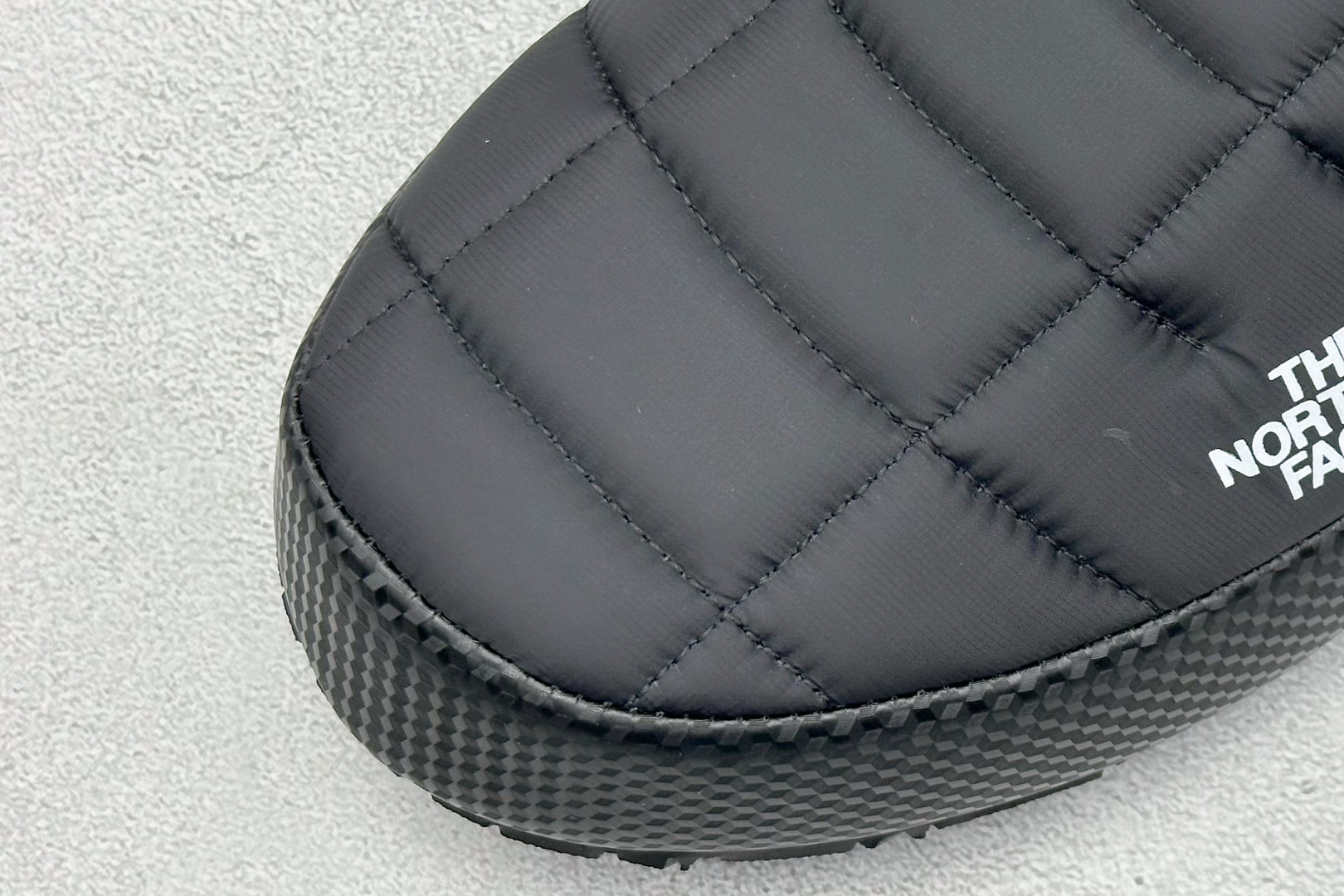 150 The North Face Thermoball Traction 北面冬季加绒透气轻盈一脚蹬休闲套鞋 NFOA3UZN-KY4