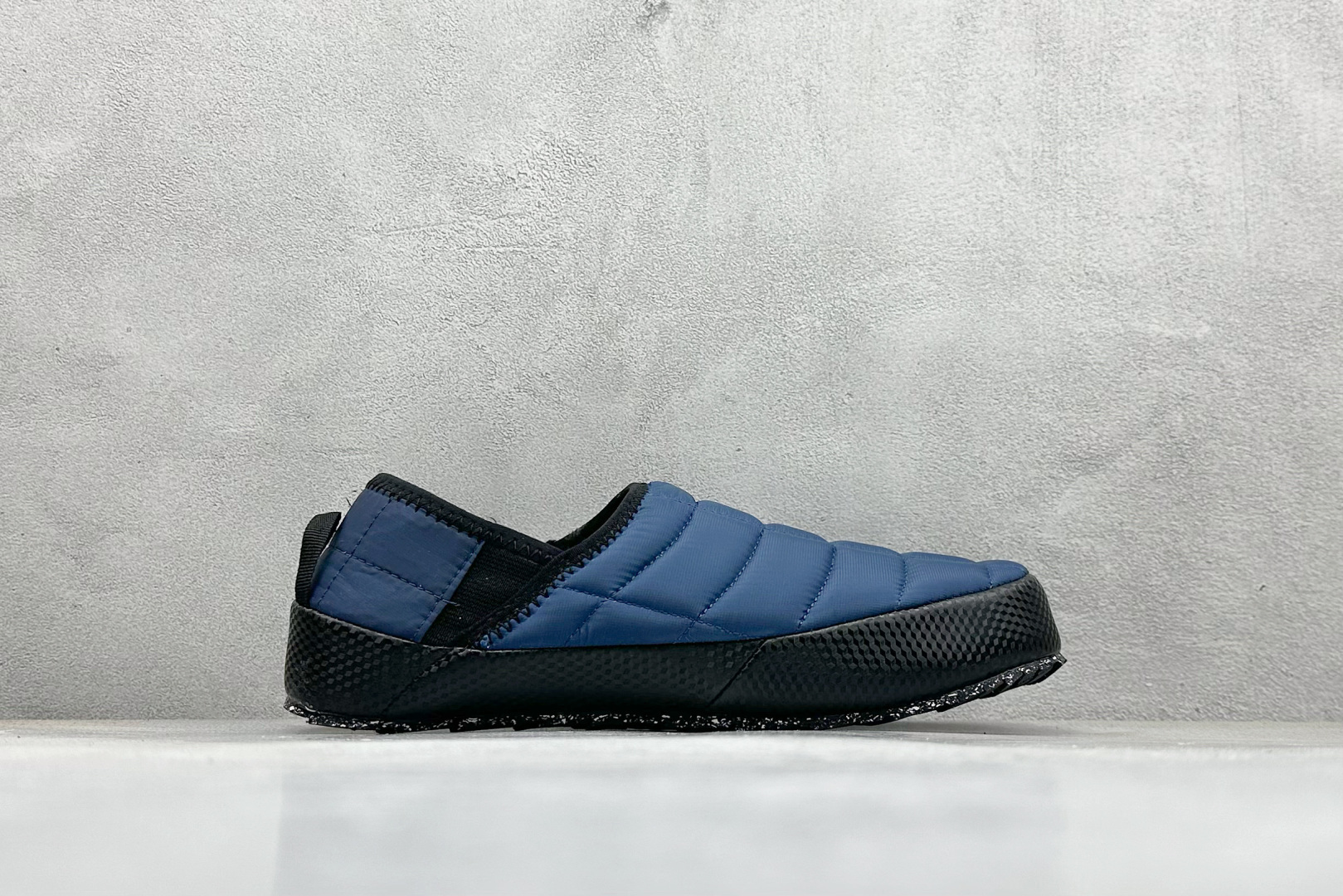 150 The North Face Thermoball Traction 北面冬季加绒透气轻盈一脚蹬休闲套鞋 NFOA3UZN-MG7