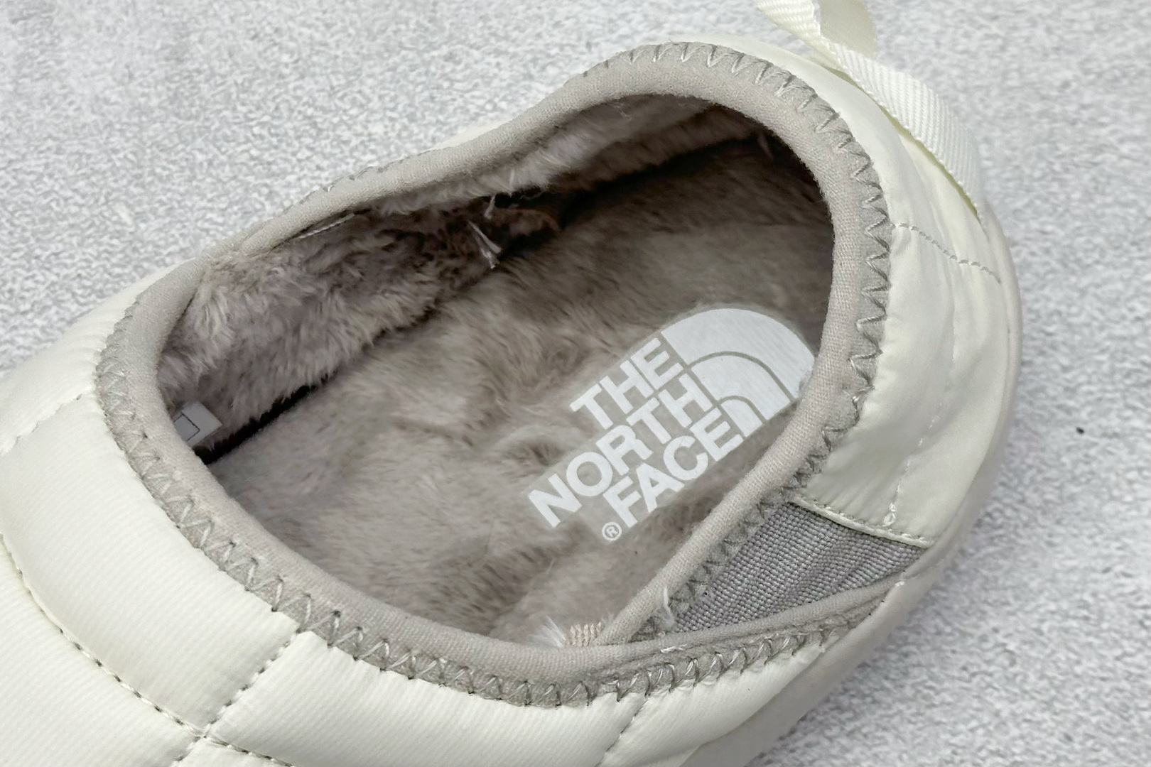 150 The North Face Thermoball Traction 北面冬季加绒透气轻盈一脚蹬休闲套鞋 NFOA3VIH-Q4C