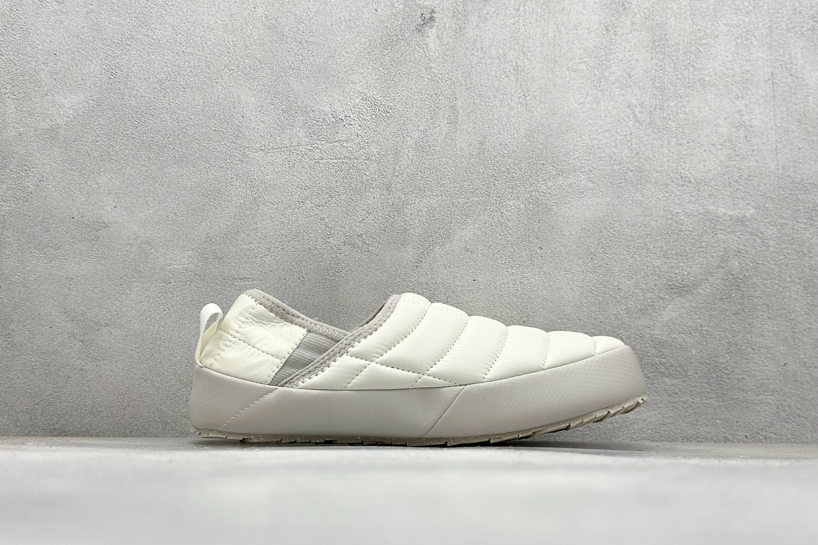 150 The North Face Thermoball Traction 北面冬季加绒透气轻盈一脚蹬休闲套鞋 NFOA3VIH-Q4C