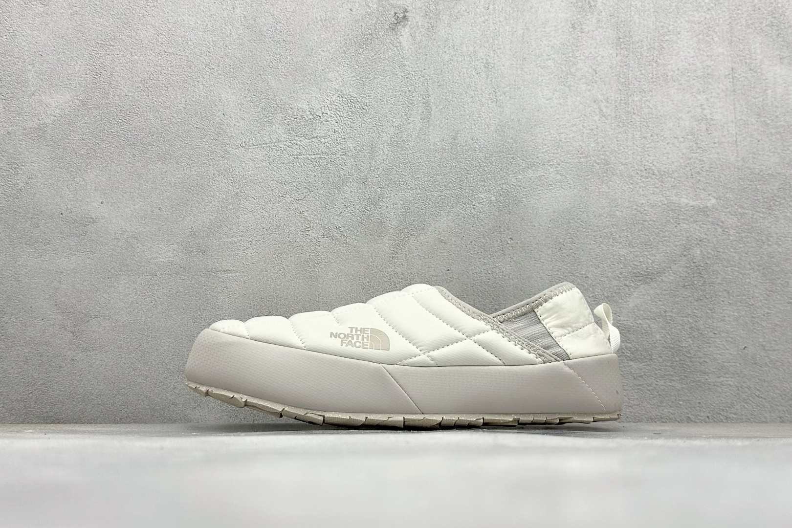 150 The North Face Thermoball Traction 北面冬季加绒透气轻盈一脚蹬休闲套鞋 NFOA3VIH-Q4C