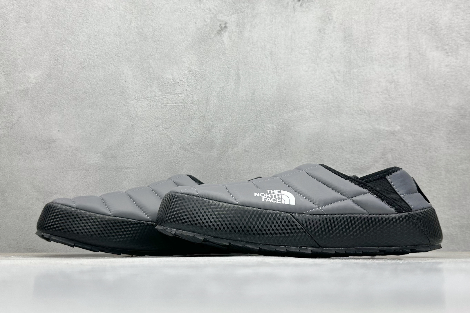 150 The North Face Thermoball Traction 北面冬季加绒透气轻盈一脚蹬休闲套鞋 NFOA3UZN-411