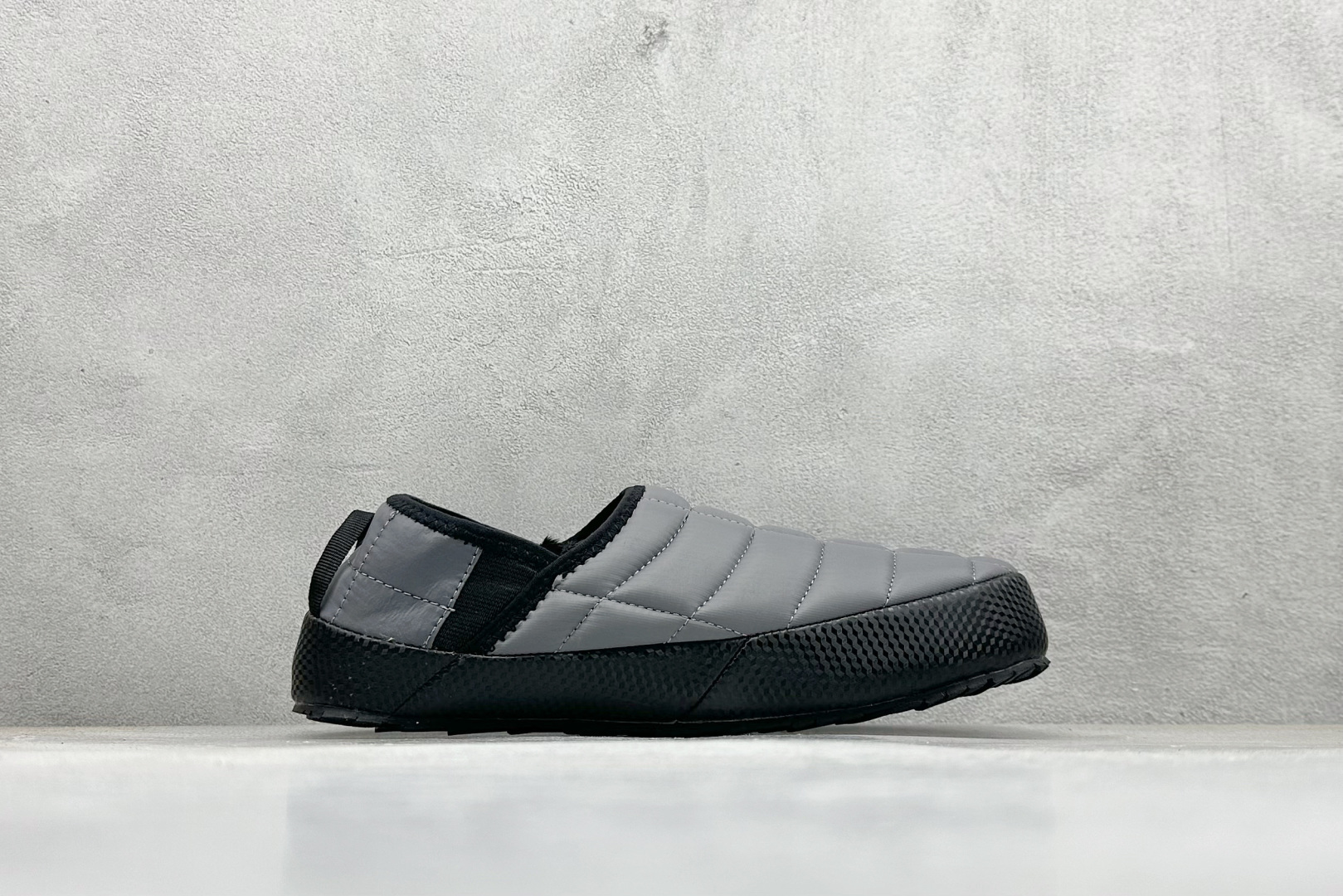 150 The North Face Thermoball Traction 北面冬季加绒透气轻盈一脚蹬休闲套鞋 NFOA3UZN-411