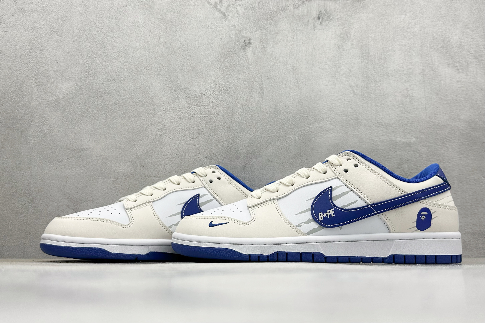 Nike SB Dunk Low“猿人头联名——米白蓝” 高端定制 低帮休闲板鞋 XF8698-206