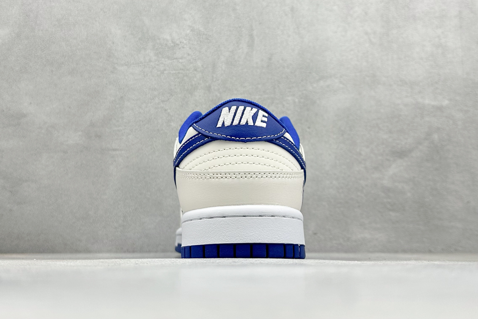 Nike SB Dunk Low“猿人头联名——米白蓝” 高端定制 低帮休闲板鞋 XF8698-206