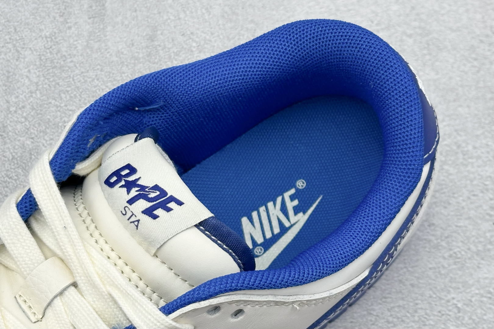 Nike SB Dunk Low“猿人头联名——米白蓝” 高端定制 低帮休闲板鞋 XF8698-206