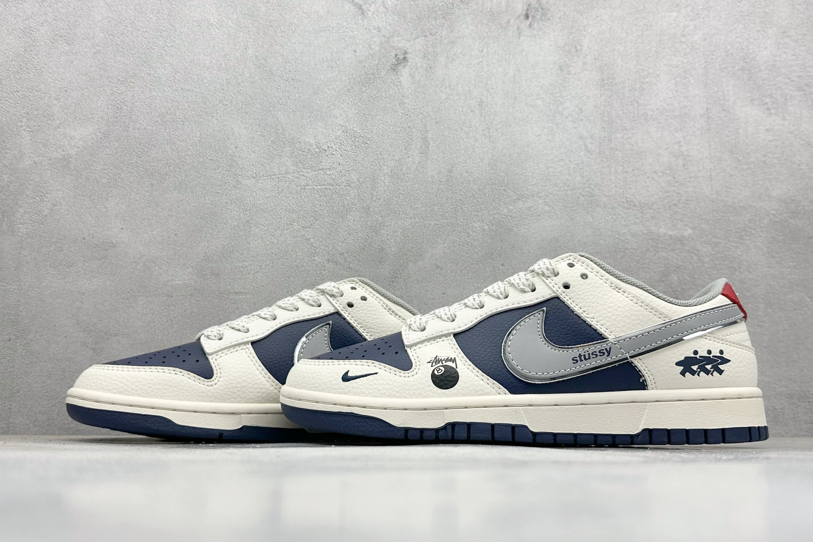 Nike SB Dunk Low“斯图西联名——蓝白灰勾” 高端定制 低帮休闲板鞋 SD6868-107