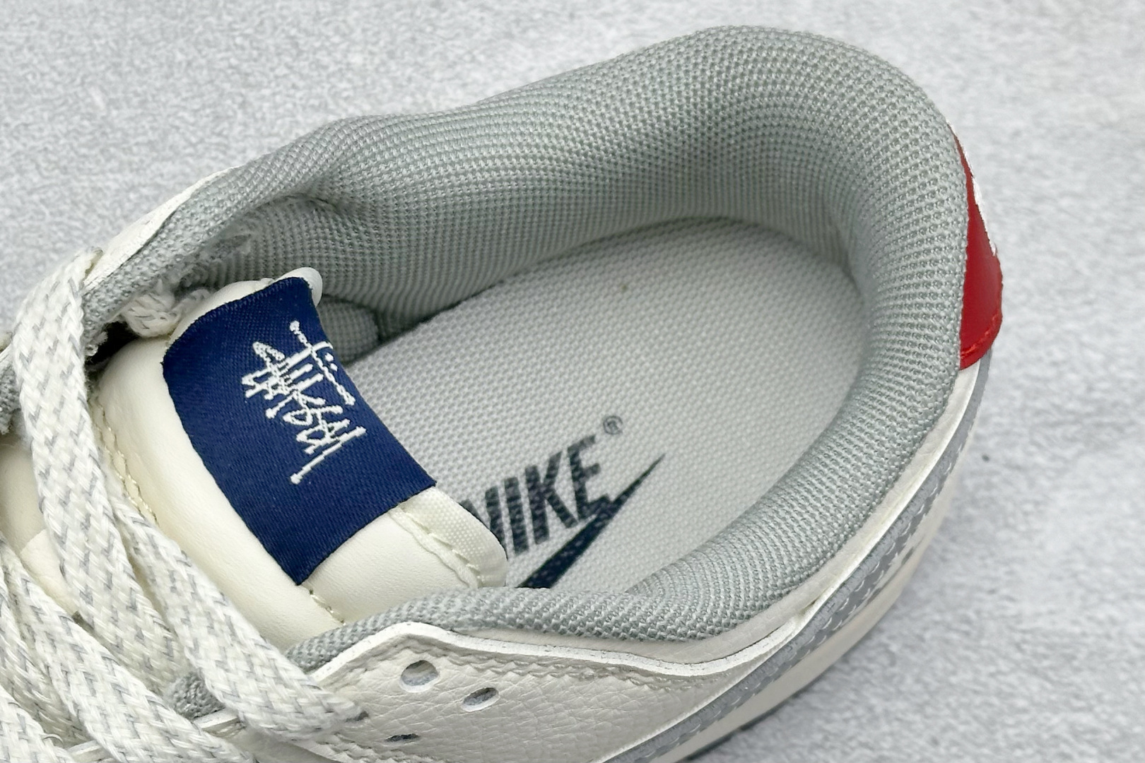 Nike SB Dunk Low“斯图西联名——蓝白灰勾” 高端定制 低帮休闲板鞋 SD6868-107