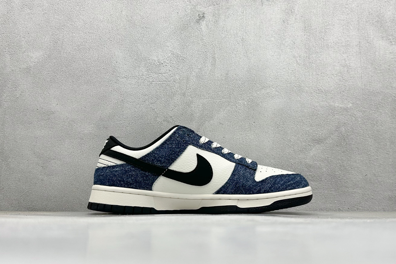 Nike SB Dunk Low“天使联名—牛仔蓝涂鸦” 高端定制 低帮休闲板鞋 XD6188-049