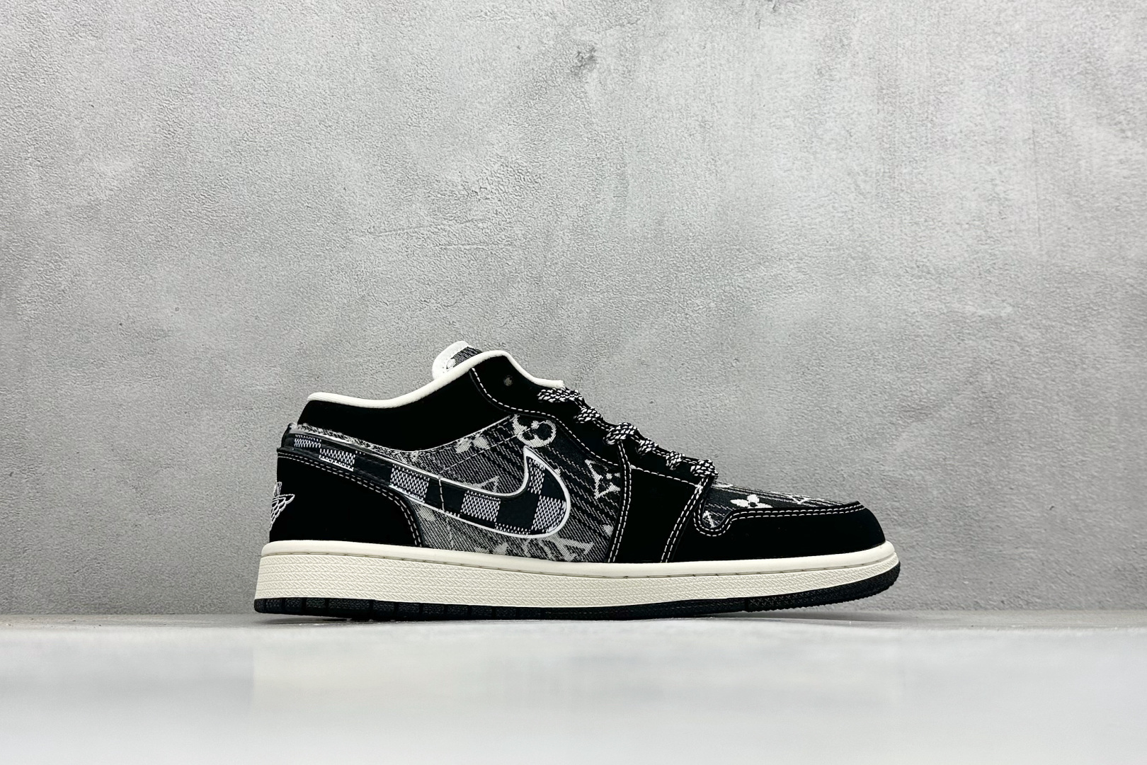 Air Jordan 1 Low AJ1 乔1 “LV路易威登联名---白黑帆布印花”高端定制 低帮复古篮球鞋 LR2025-009