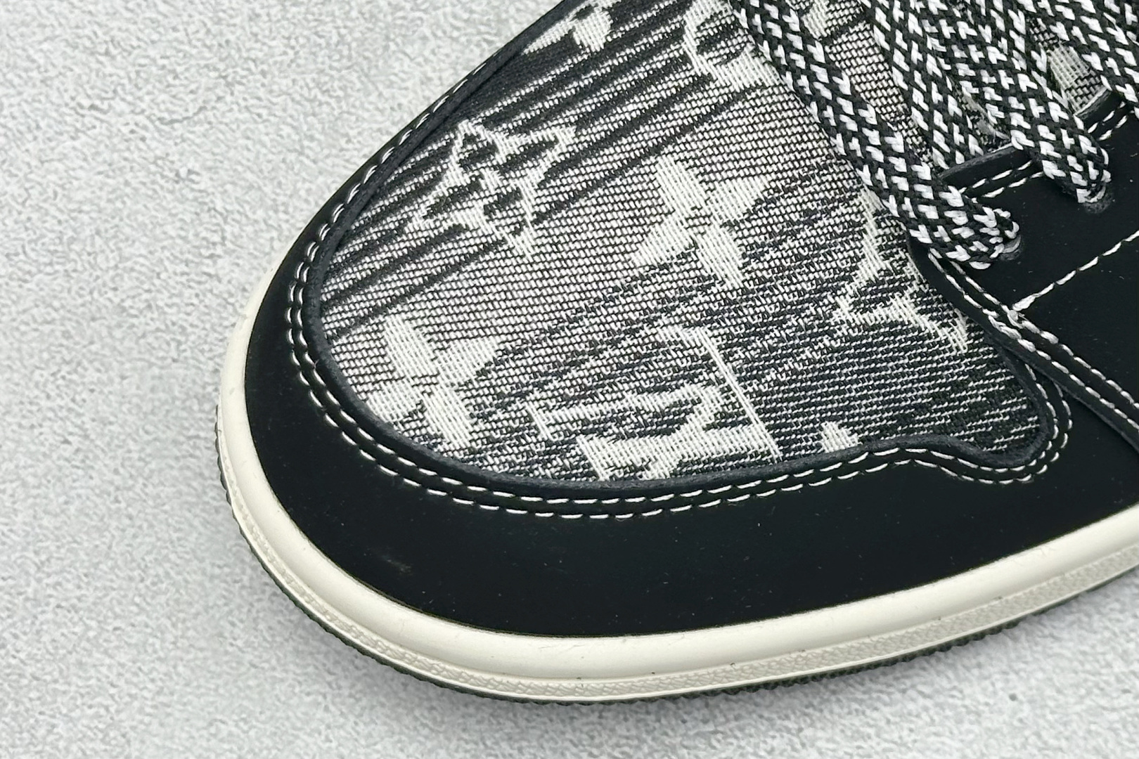 Air Jordan 1 Low AJ1 乔1 “LV路易威登联名---白黑帆布印花”高端定制 低帮复古篮球鞋 LR2025-009