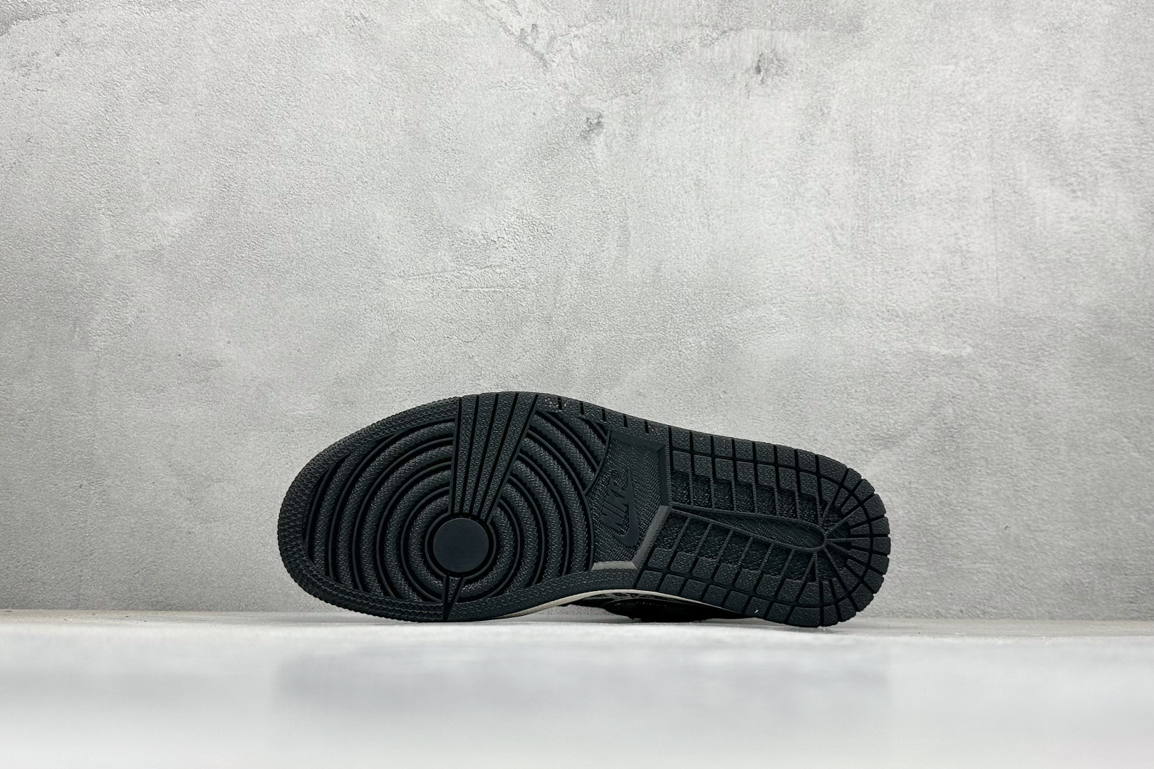 Air Jordan 1 Low AJ1 乔1 “LV路易威登联名---白黑帆布印花”高端定制 低帮复古篮球鞋 LR2025-009