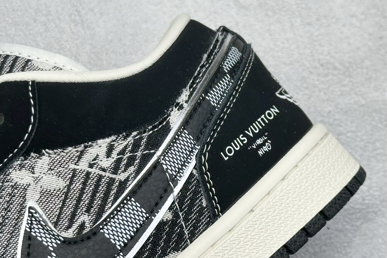 Air Jordan 1 Low AJ1 乔1 “LV路易威登联名---白黑帆布印花”高端定制 低帮复古篮球鞋 LR2025-009