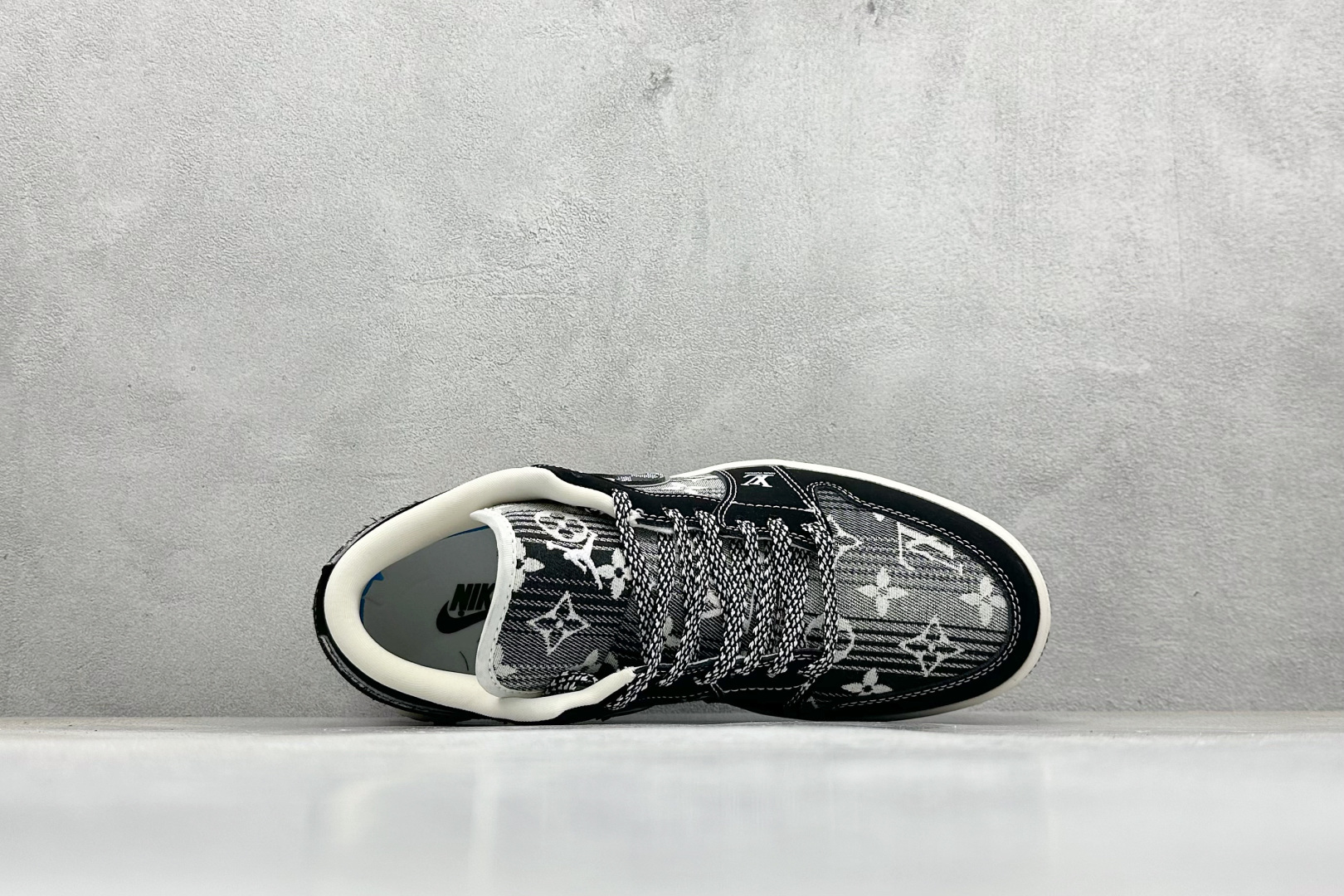 Air Jordan 1 Low AJ1 乔1 “LV路易威登联名---白黑帆布印花”高端定制 低帮复古篮球鞋 LR2025-009