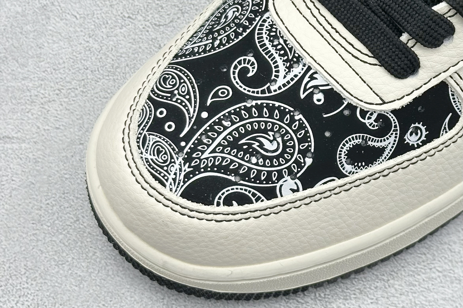 SC版Nike Air Force 1'07 Low 腰果花 经典白黑 空军一号低帮休闲板鞋 ZD1988-005-莆田鞋,莆田鞋货源,高仿鞋,高仿鞋货源,安福档口,莆田高仿鞋,莆田鞋批发,高仿鞋批发,莆田高仿运动鞋,高仿运动鞋,莆田运动鞋 SC版Nike Air Force 1'07 Low 腰果花 经典白黑 空军一号低帮休闲板鞋 ZD1988-005