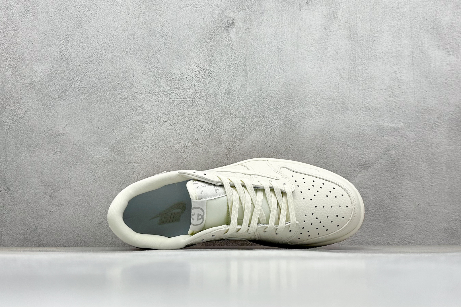 XC版Travis Scott x Nike Air Jordan 1 Low x GUCCI Air Jordan 1 Low 反转米白小勾倒钩 LD2028-049