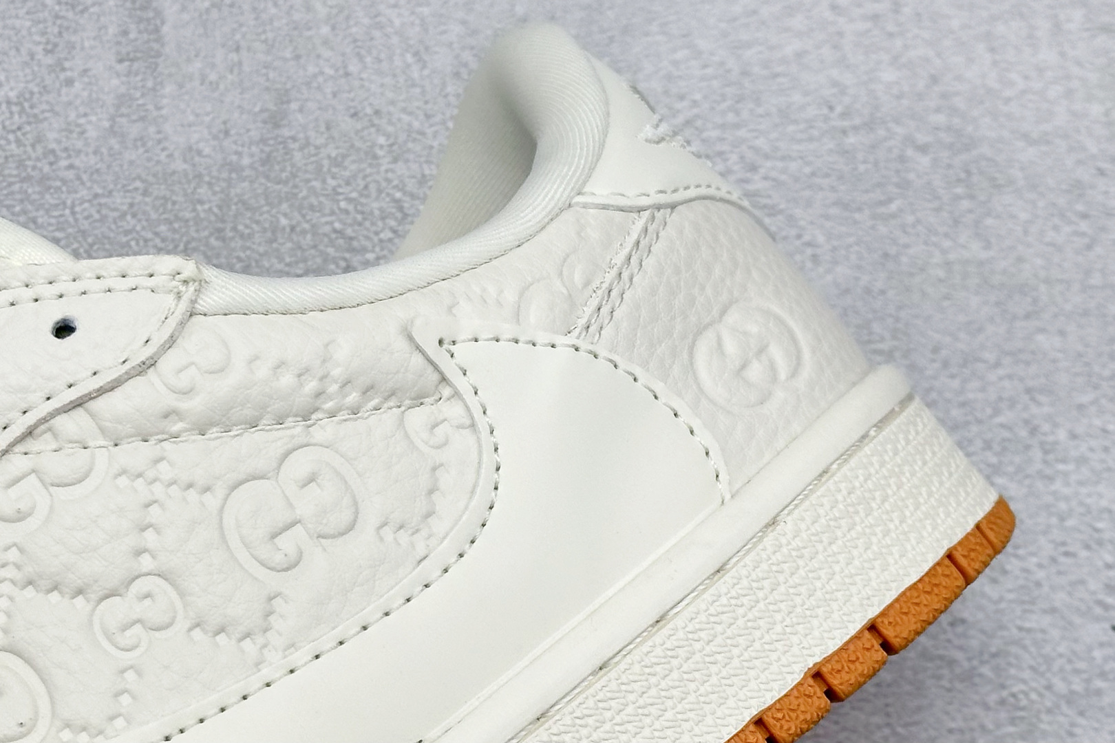 XC版Travis Scott x Nike Air Jordan 1 Low x GUCCI Air Jordan 1 Low 反转米白小勾倒钩 LD2028-049