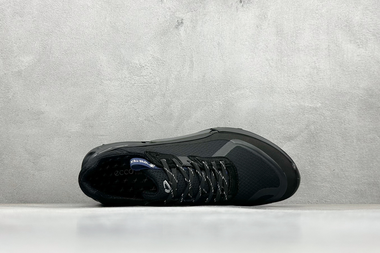 300 Ecco 爱步健步BIOM2.1越野防水透气休闲跑步鞋 8228345