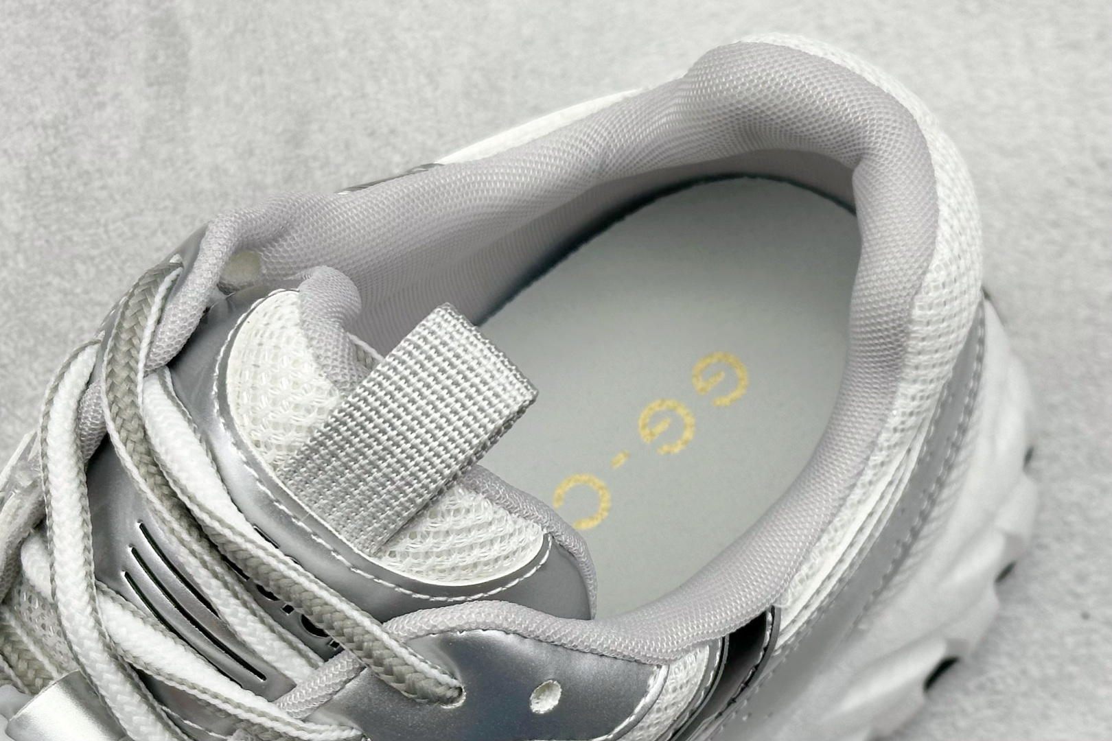 200 2025赵露思 新晋潮流鞋靴品牌GG-CC雷丝珍珠链休闲运动鞋系列-Chinese UA Cheap High Quatity Brand Clothes Bags handbags Sneakers wholesale wholesaler seller from China Factory suppliers Fashion Clothing Shoes best Quality Beautiful Price 200 2025赵露思 新晋潮流鞋靴品牌GG-CC雷丝珍珠链休闲运动鞋系列