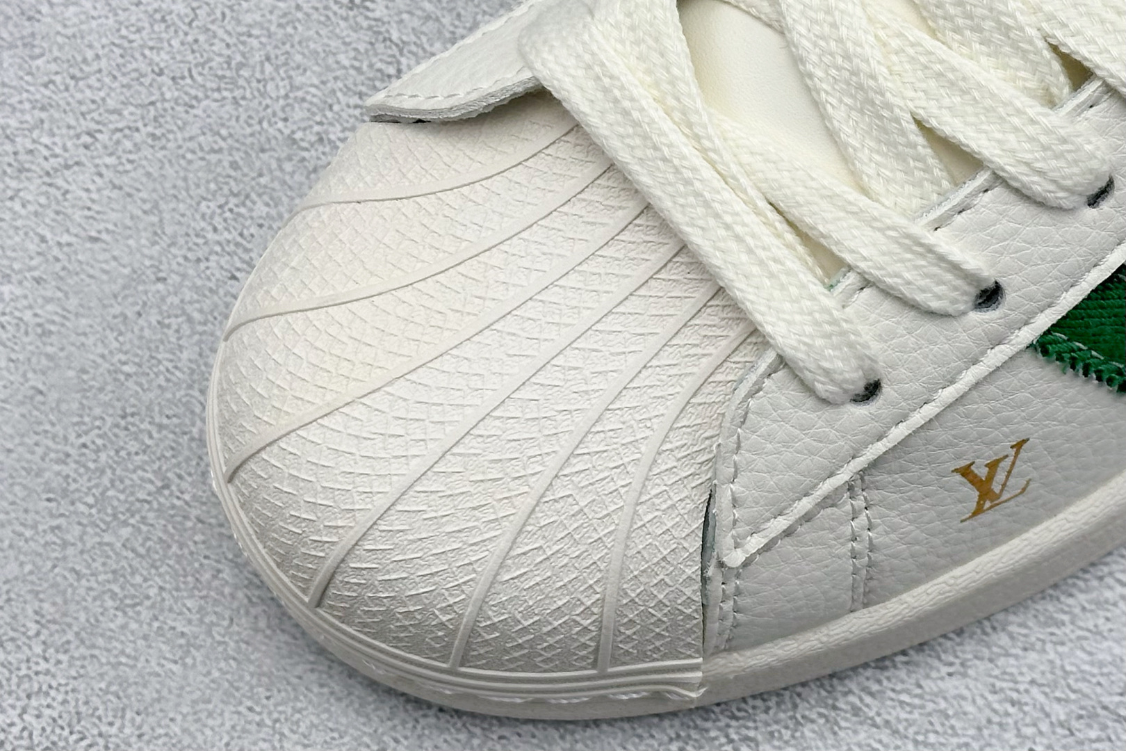 220 AD Originals Superstar x Louis Vuitton 白绿 SD6819-Chinese UA Cheap High Quatity Brand Clothes Bags handbags Sneakers wholesale wholesaler seller from China Factory suppliers Fashion Clothing Shoes best Quality Beautiful Price 220 AD Originals Superstar x Louis Vuitton 白绿 SD6819