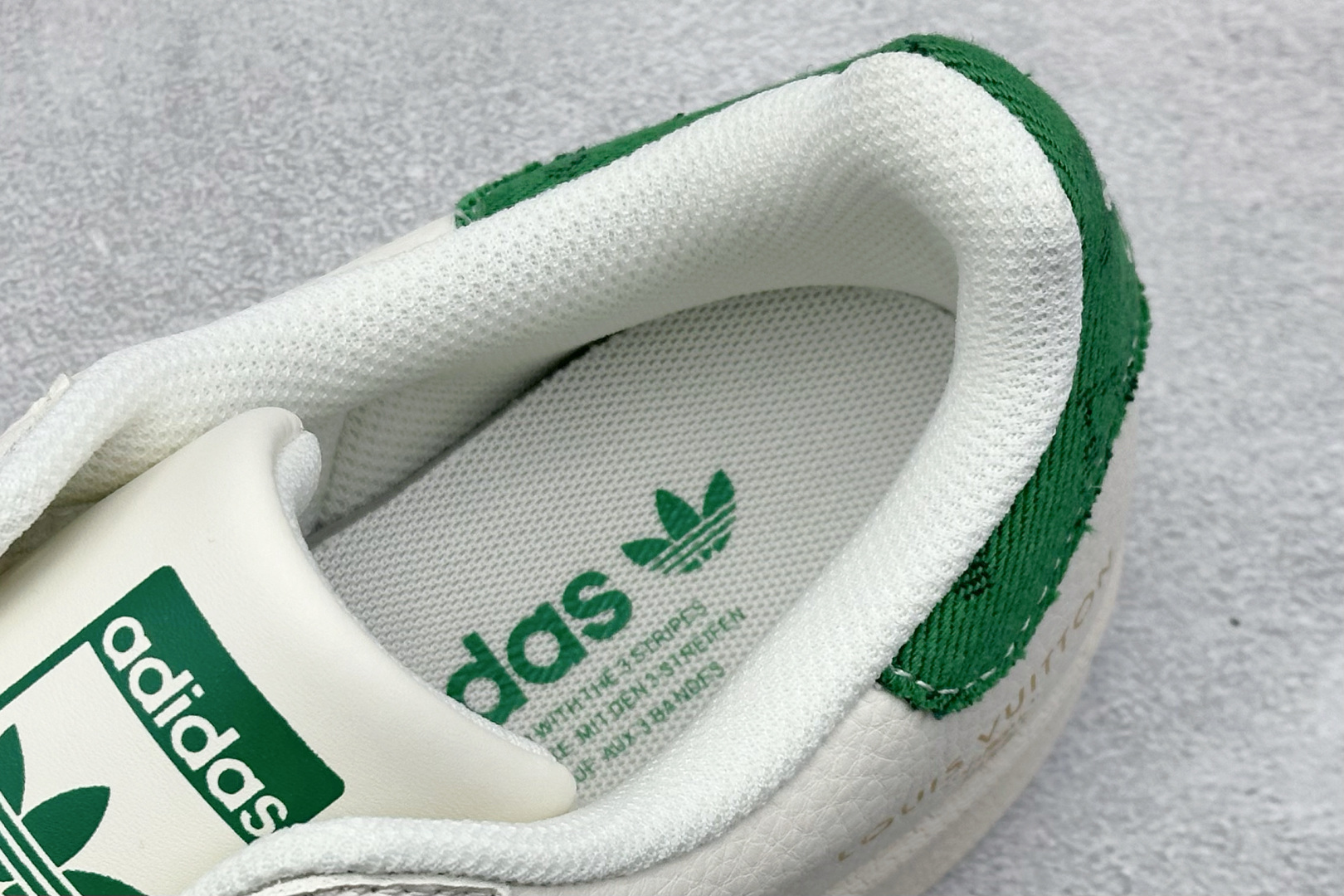 220 AD Originals Superstar x Louis Vuitton 白绿 SD6819-Chinese UA Cheap High Quatity Brand Clothes Bags handbags Sneakers wholesale wholesaler seller from China Factory suppliers Fashion Clothing Shoes best Quality Beautiful Price 220 AD Originals Superstar x Louis Vuitton 白绿 SD6819