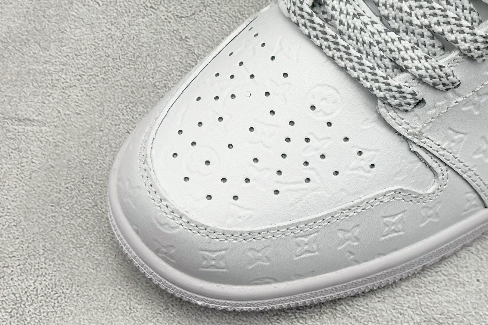 Air Jordan 1 Low AJ1 乔1 “LV路易威登联名---纯白立体LV印花”高端定制 低帮复古篮球鞋 LR2025-010