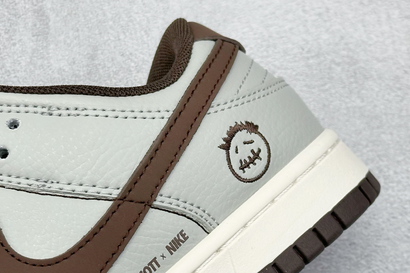 Nike SB Dunk Low x 鬼脸联名 XD1588-235