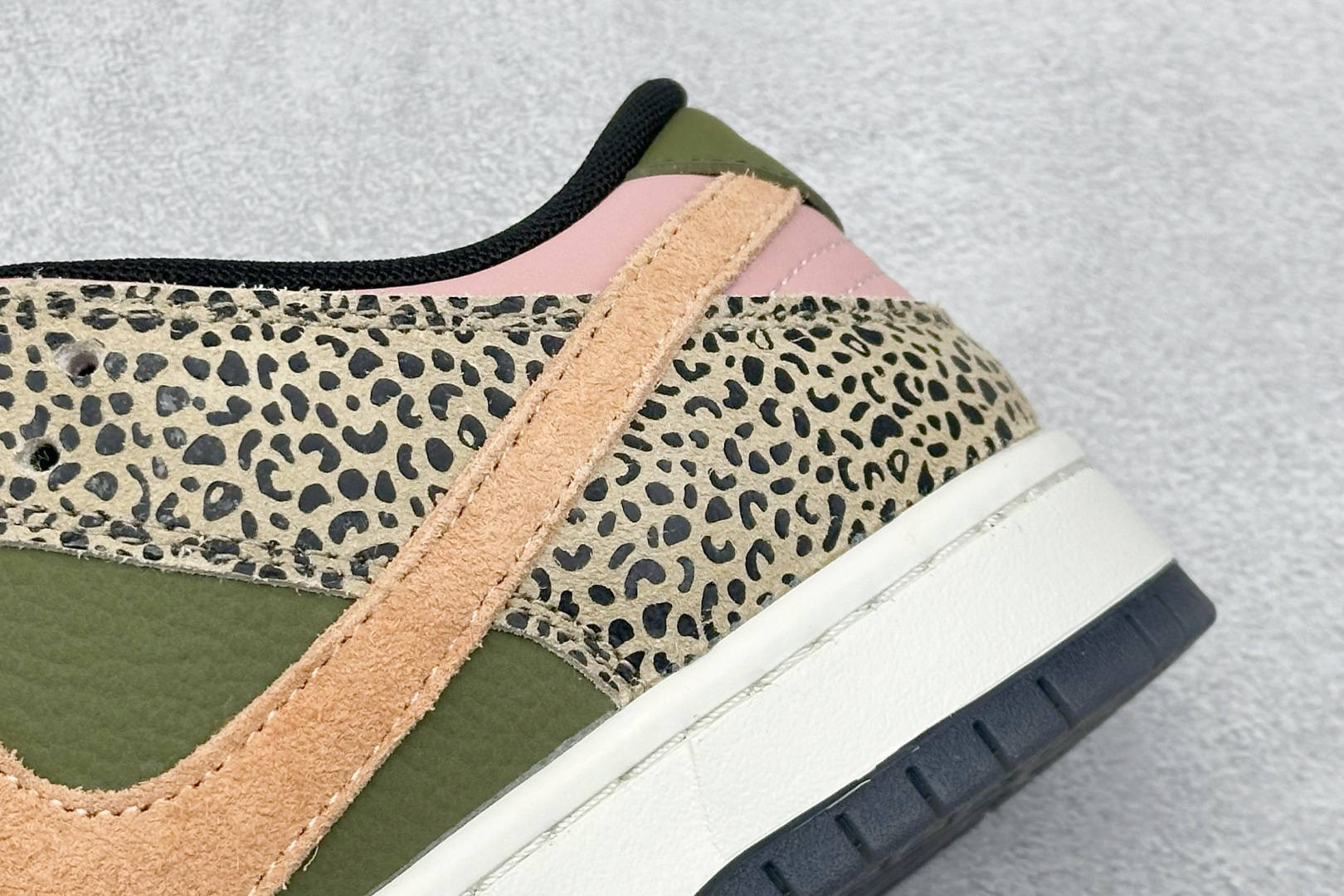 史诗级Arts-Rec Skateshop x Nike SB Dunk Low Pro 联名款 低帮休闲板鞋 IH3211-200