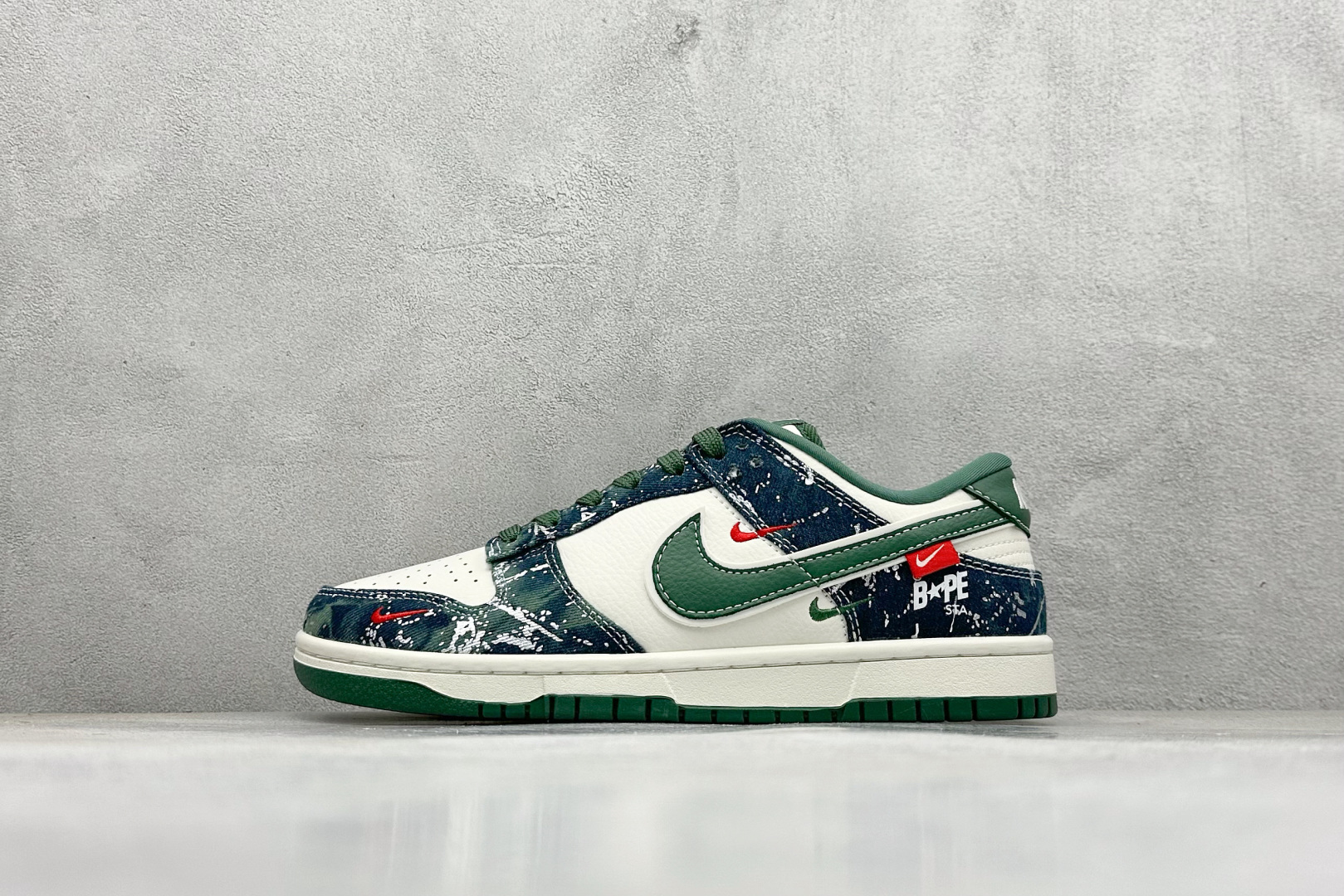 NO:341806,[Spot] Terminal store SC version Nike SB Dunk Low BAPE joint brand White Army Green Anniversary high-end customization Low top casual board shoes #customized shoe box Large factory pure original quality shipment Ultra high cleanliness The leather is clean and has no burrs Perfect details Article number SC0601- Size 36 36.5 37.5 38 38.5 39 40 40.5 41 42 42.5 43 44 44.5 45 Code 38, sports shoes series, sneakers19860909【現貨】 终端放店 SC版Nike SB Dunk Low BAPE联名 白军绿 周年高端定制 低帮休闲板鞋 #定制鞋盒 大厂纯原品质出货 超高清洁度 皮料切割干净无任何毛边 细节完美 货号SC0601- 尺码36 36.5 37.5 38 38.5 39 40 40.5 41 42 42.5 43 44 44.5 45 编码38,运动鞋系列,sneakers,Men's shoes